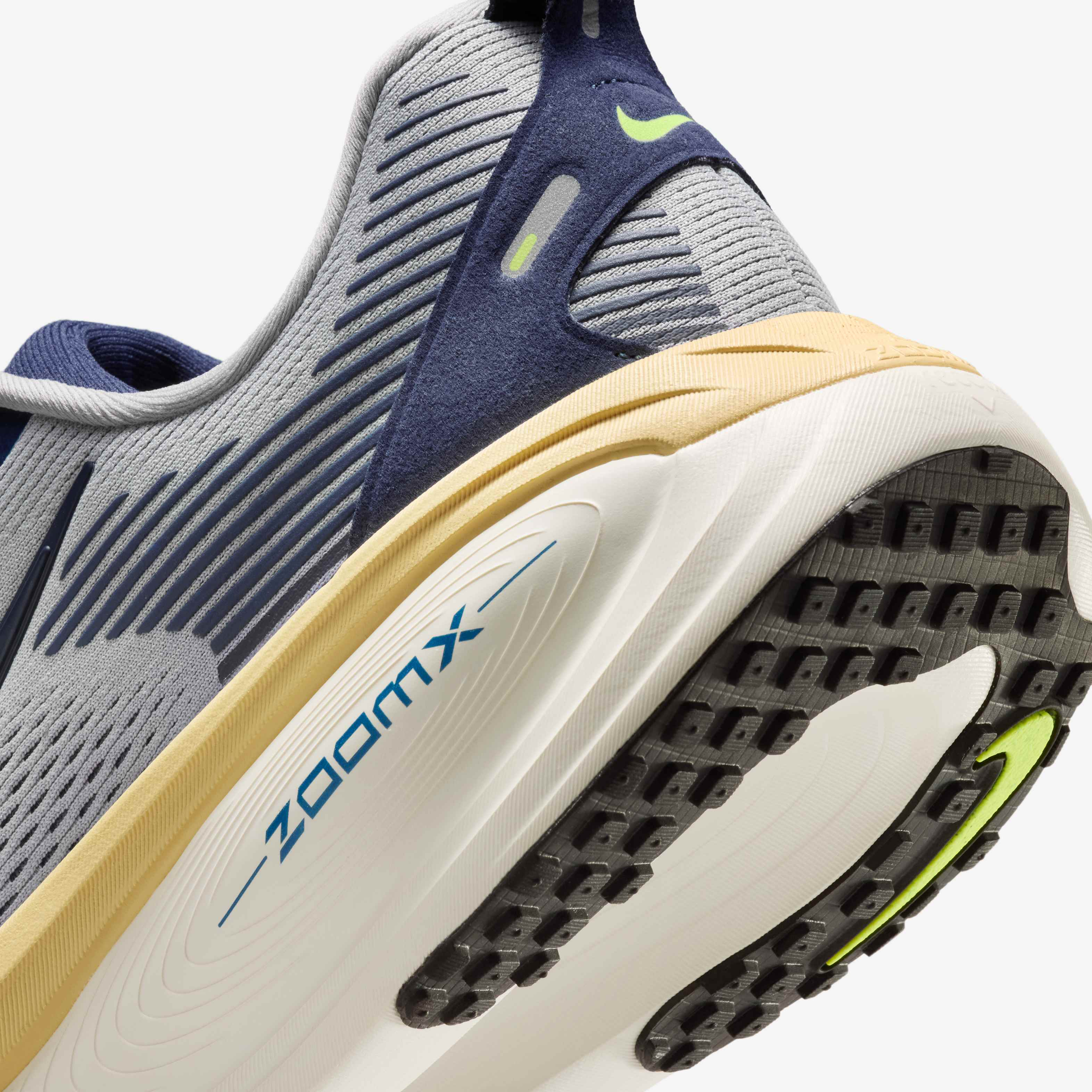 Nike Vomero 18 image number 7