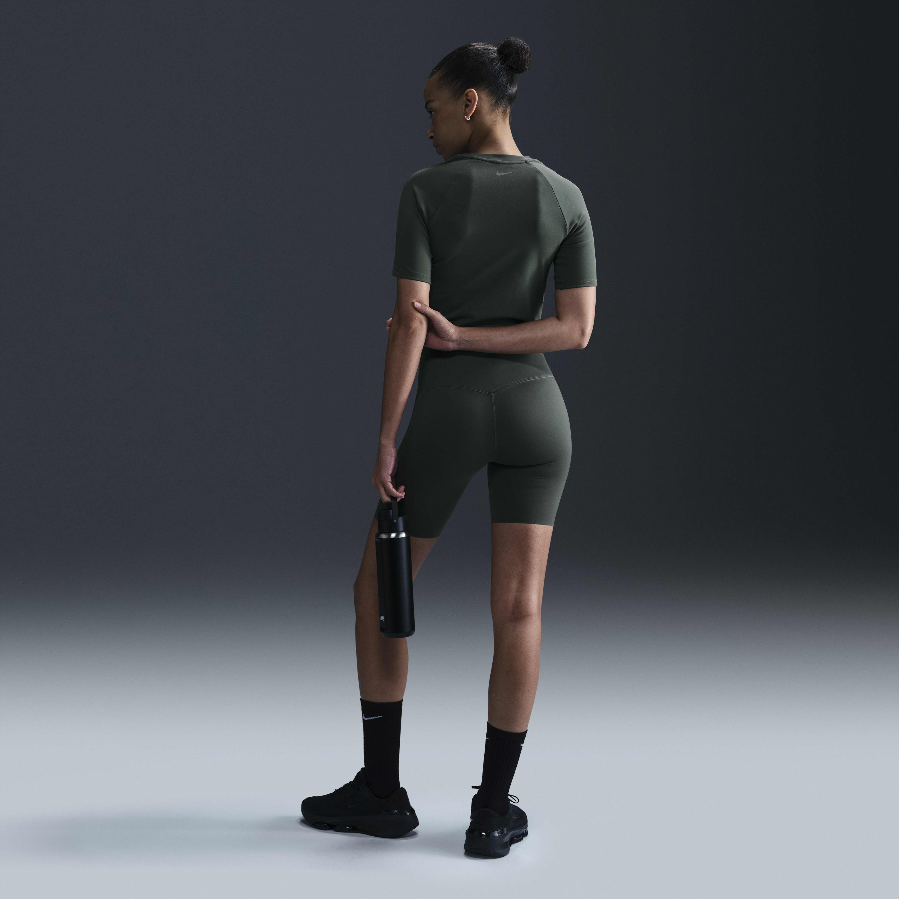 نايكي ون فيتد image number 4