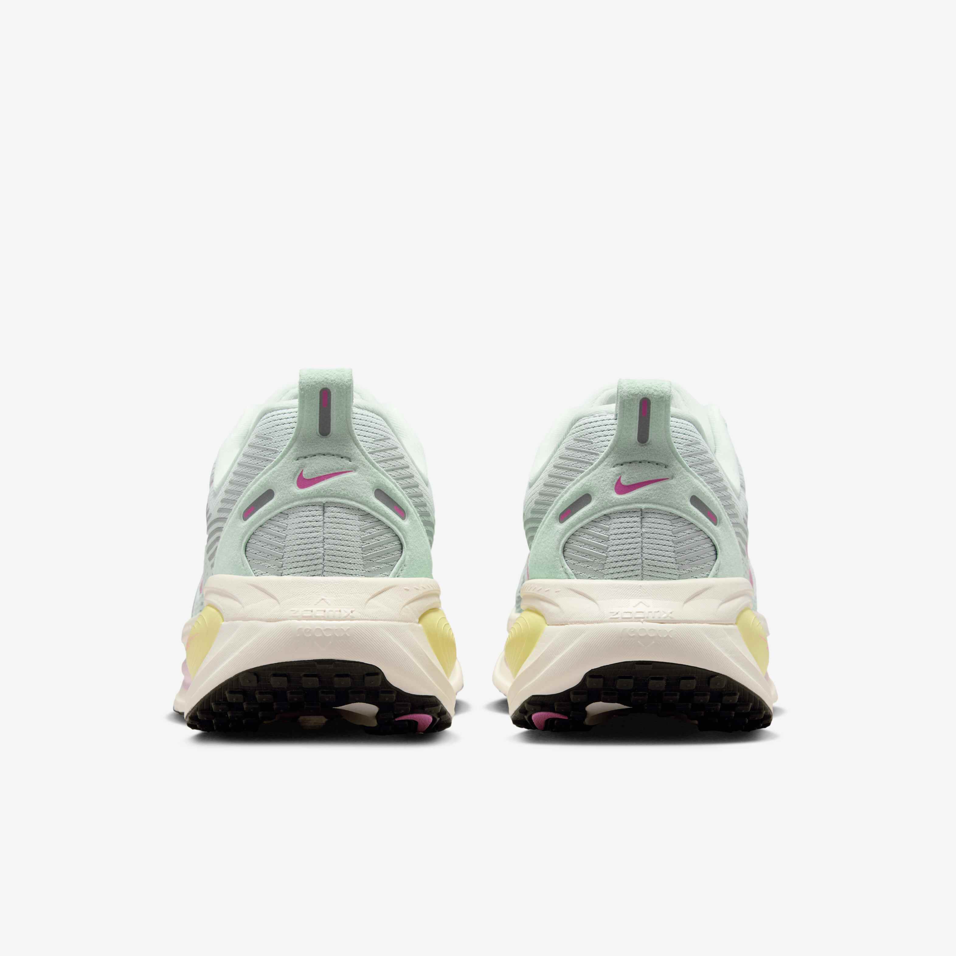 Nike Vomero 18 image number 5