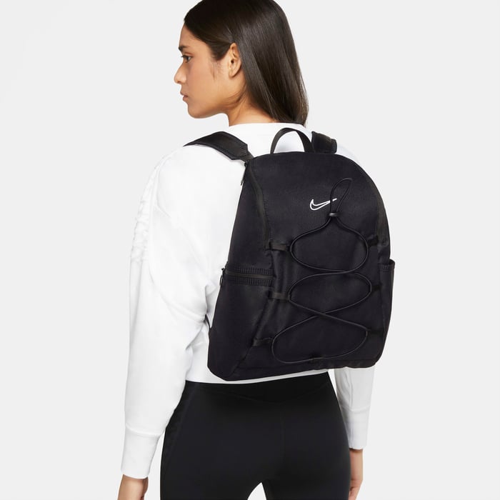 Buy Nike One Women's Training Backpack (16L) - Black/Black/White @ Nike Kuwait Buy Nike One Women's Training Backpack (16L) - Black/Black/White @ Nike Kuwait