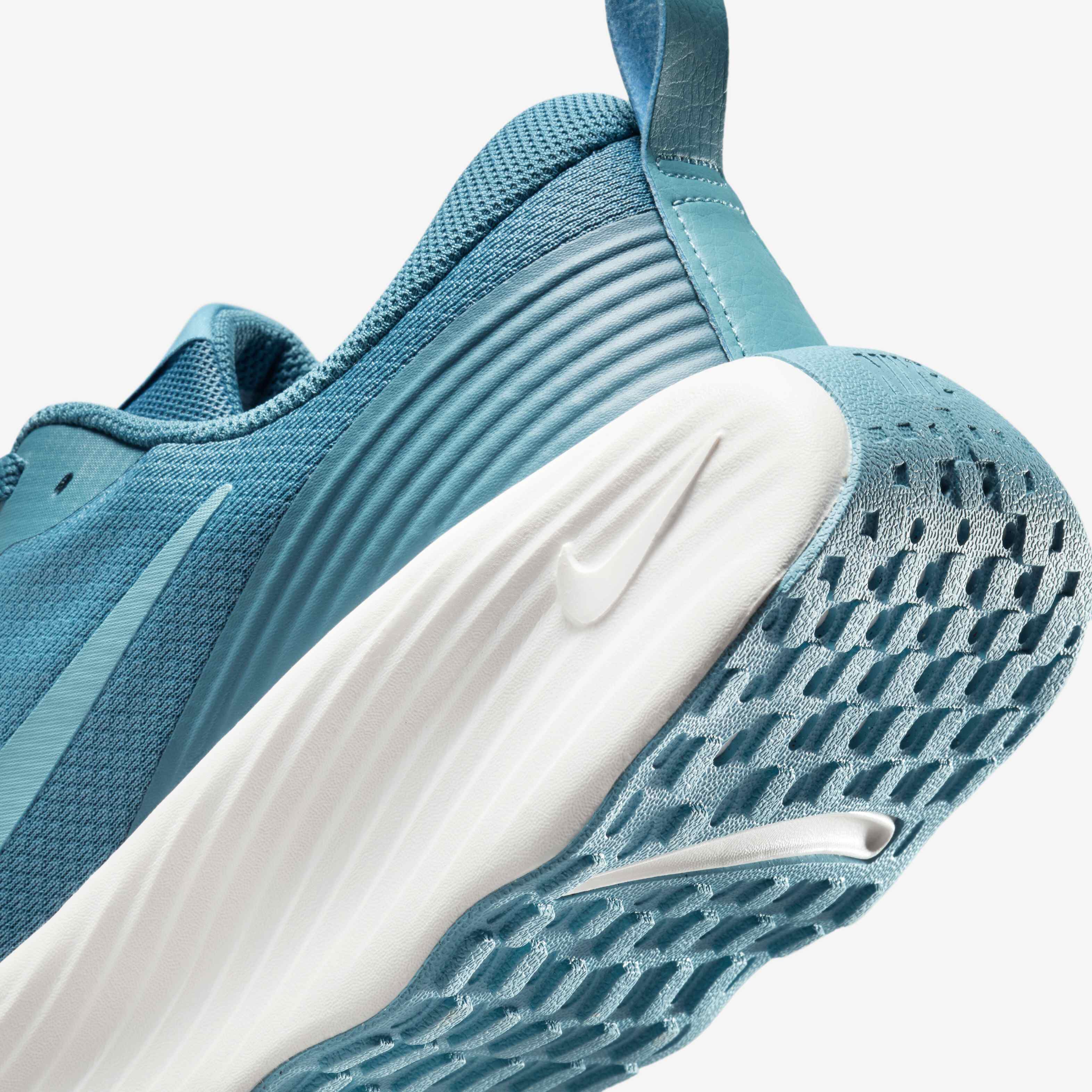 نايكي برومينا image number 7