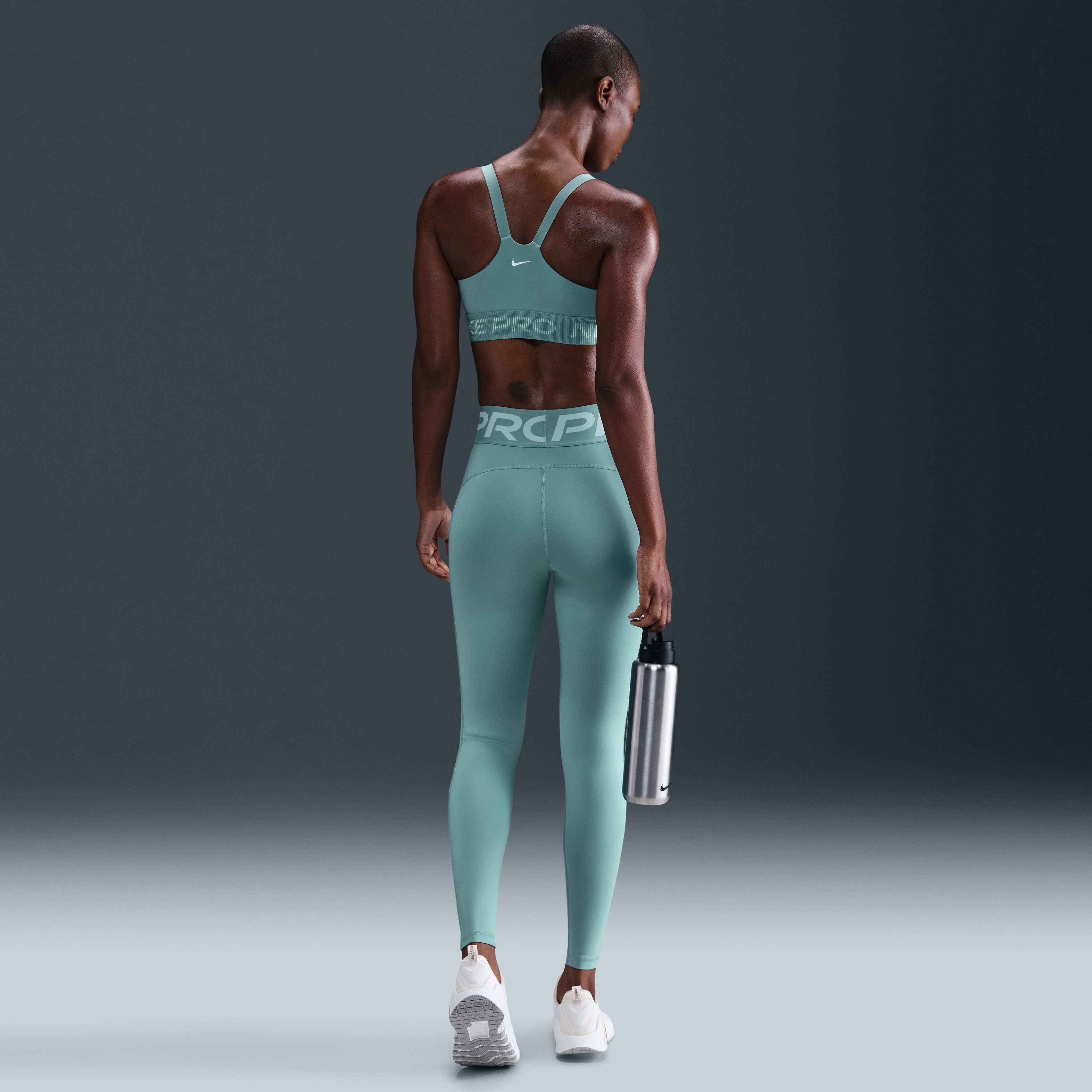 Nike Pro image number 4