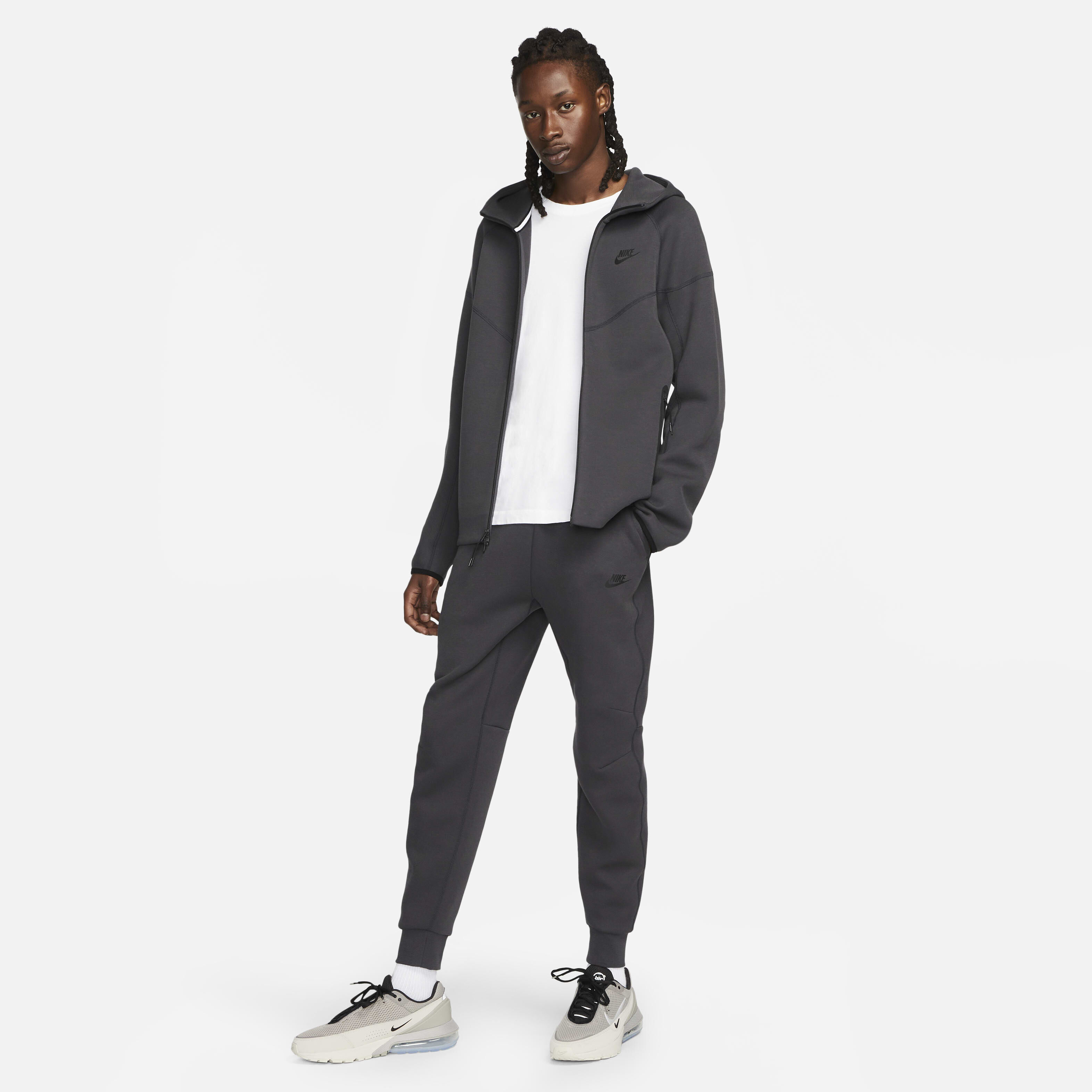 Buy Nike Sportswear Tech Fleece Windrunner Men's Full-Zip Hoodie -  Anthracite/Black | Nike Kuwait Official