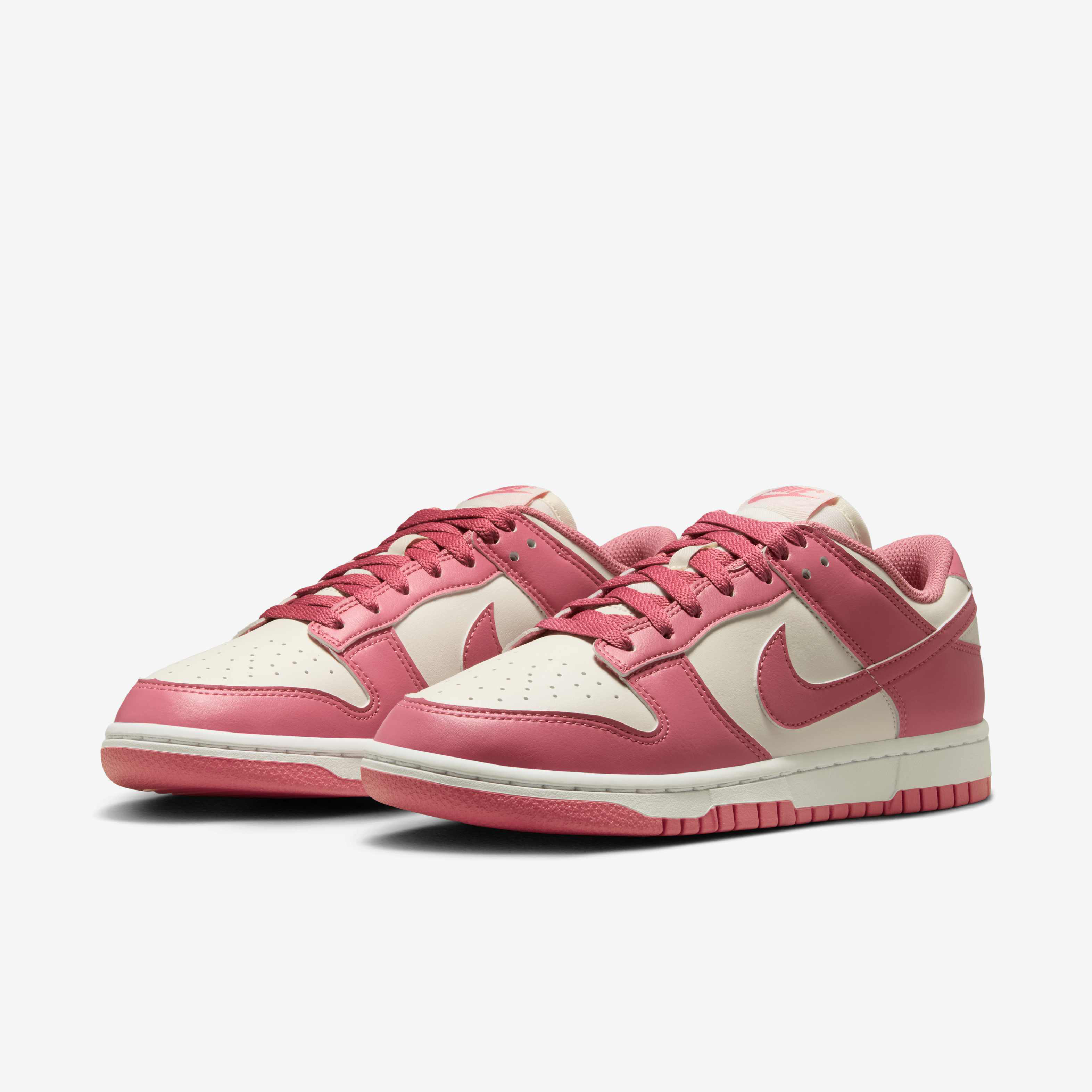 Nike Dunk Low image number 4