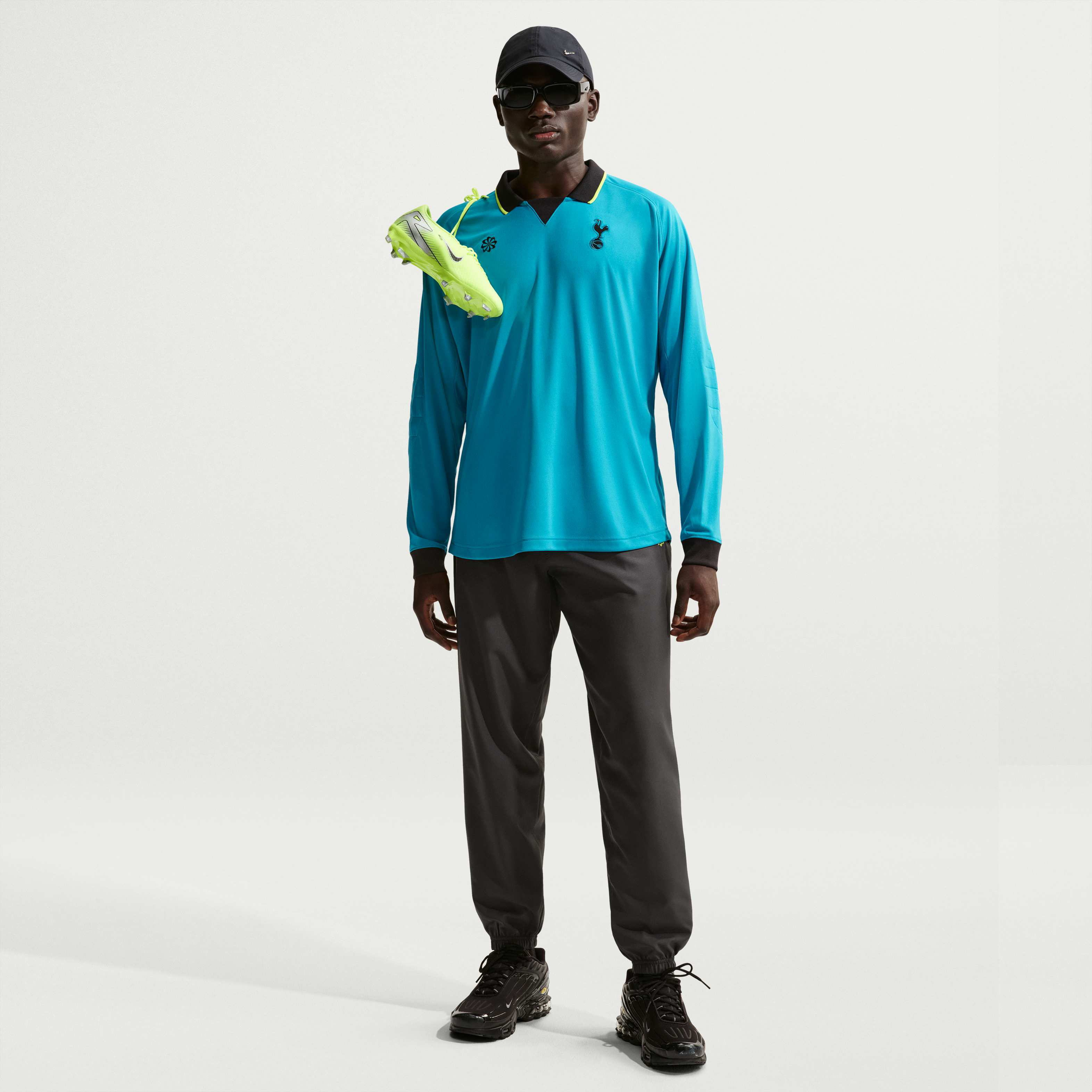 Tottenham Hotspur SE image number 3