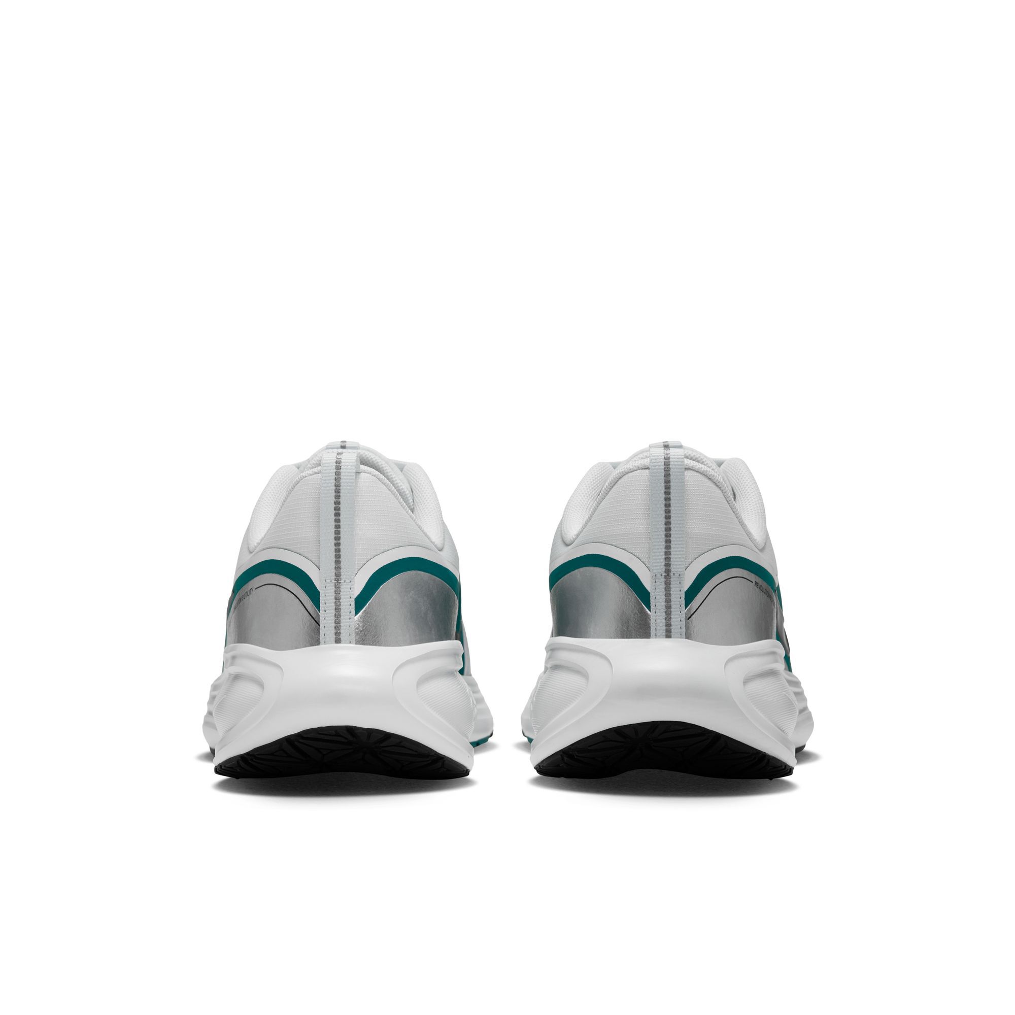 Nike Revolution 8 Utility image number 1