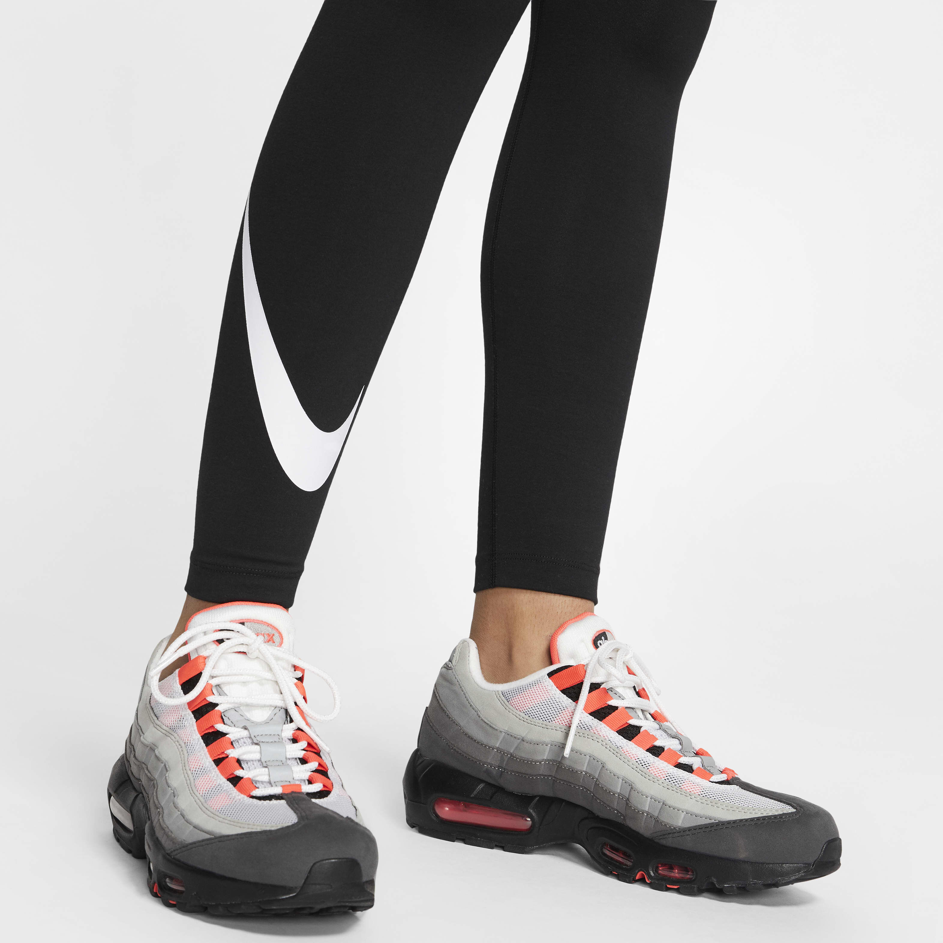 Nike Sportswear Leg-A-See Swoosh image number 3