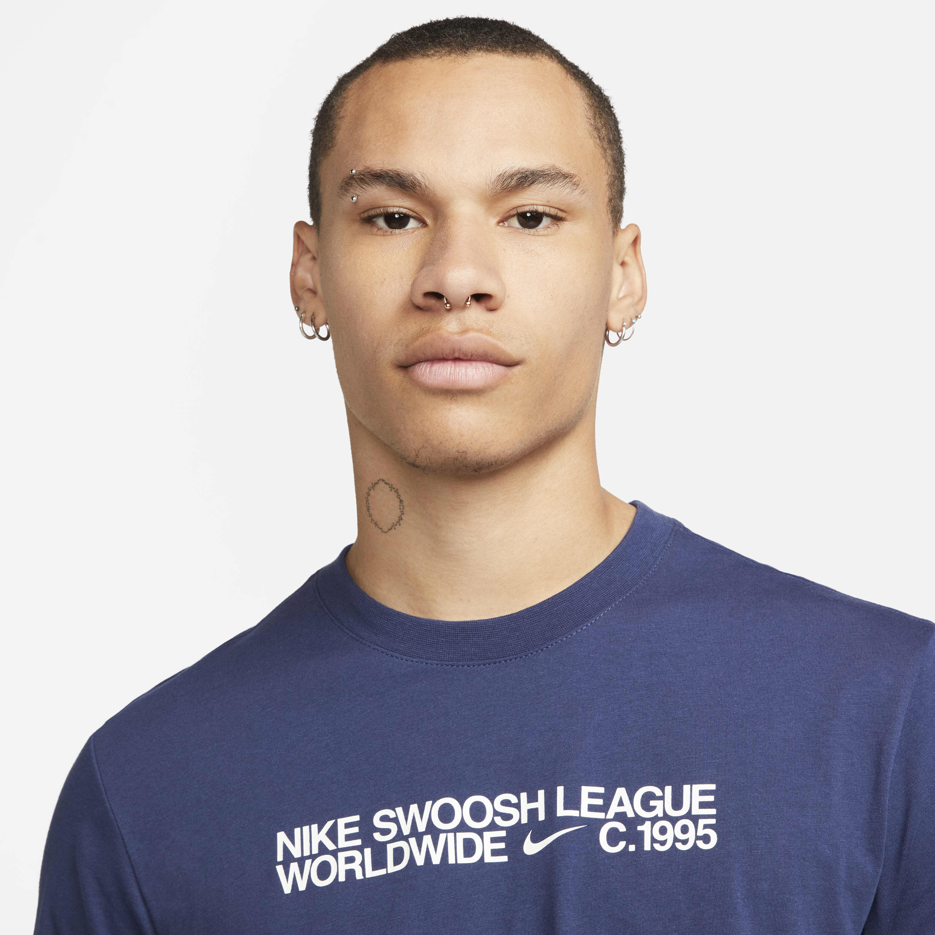 Nike Sportswear Swoosh League image number 2