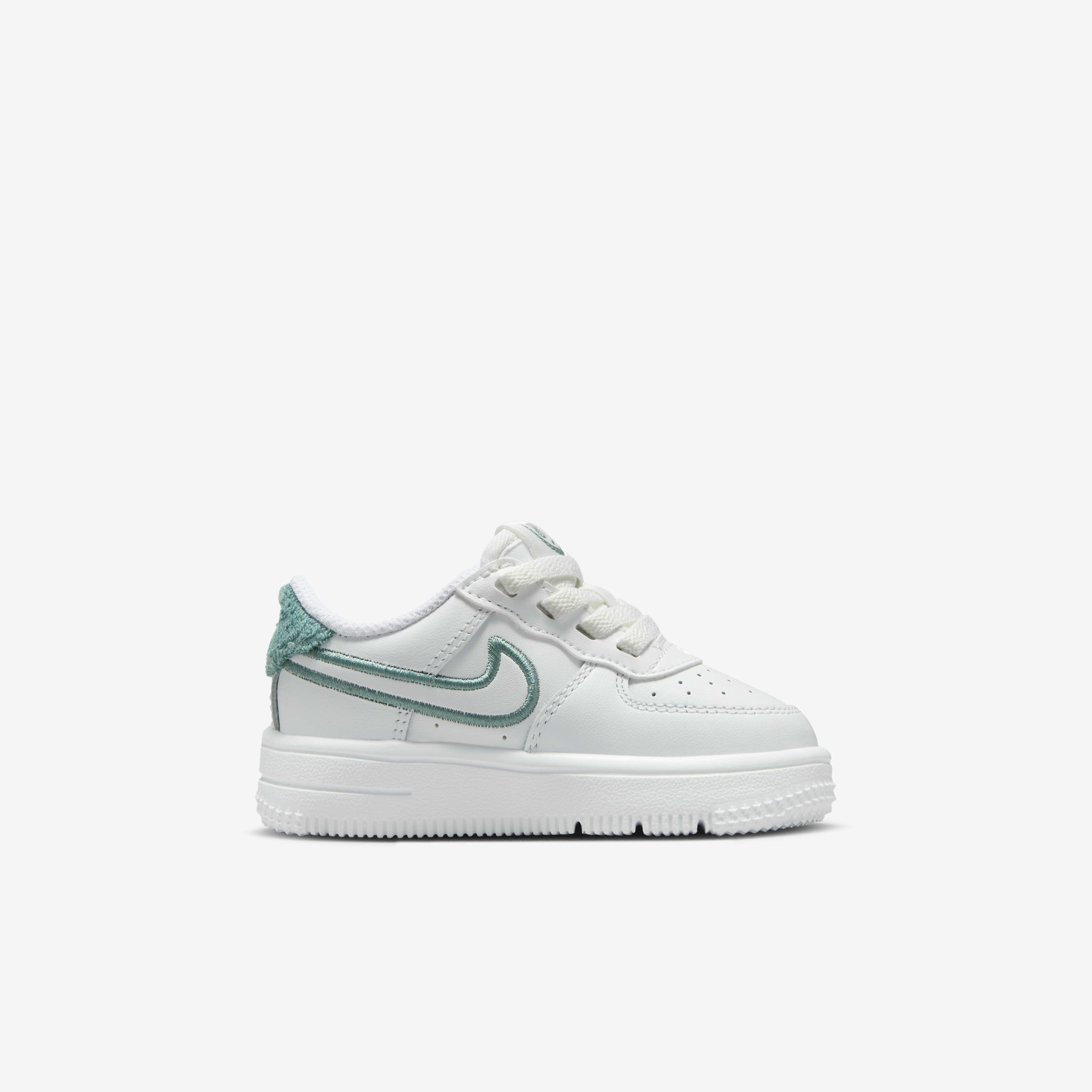 Nike Force 1 Low LV8 EasyOn image number 2