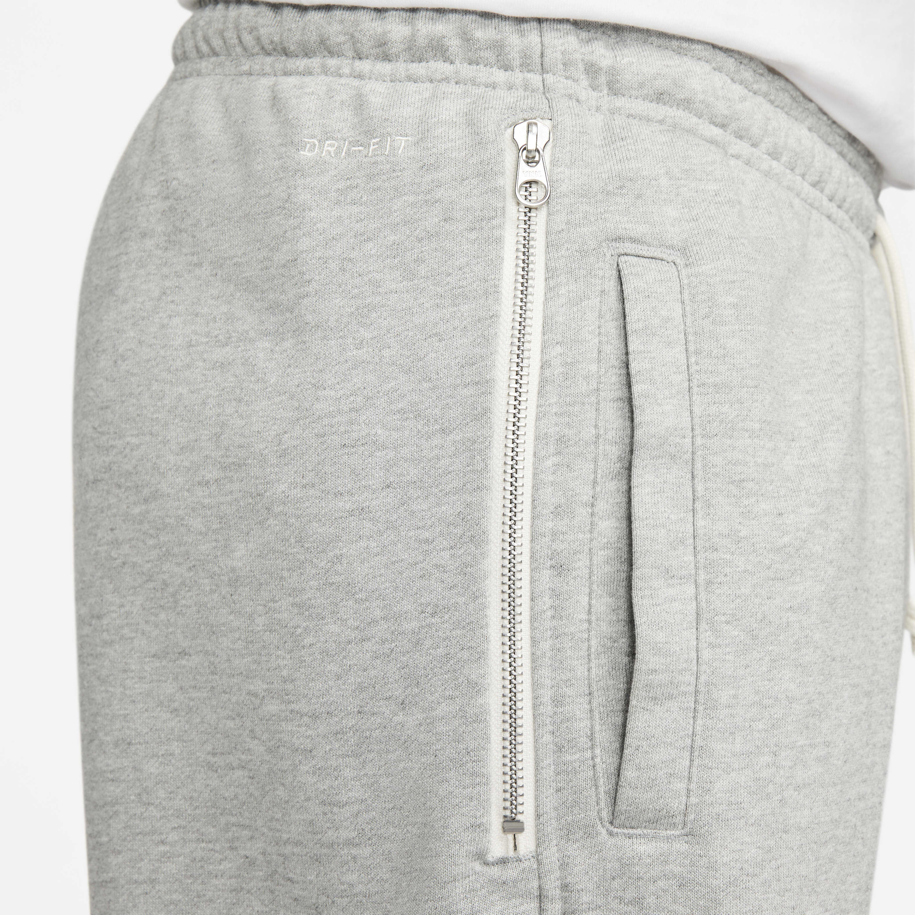 Nike Standard Issue image number 4