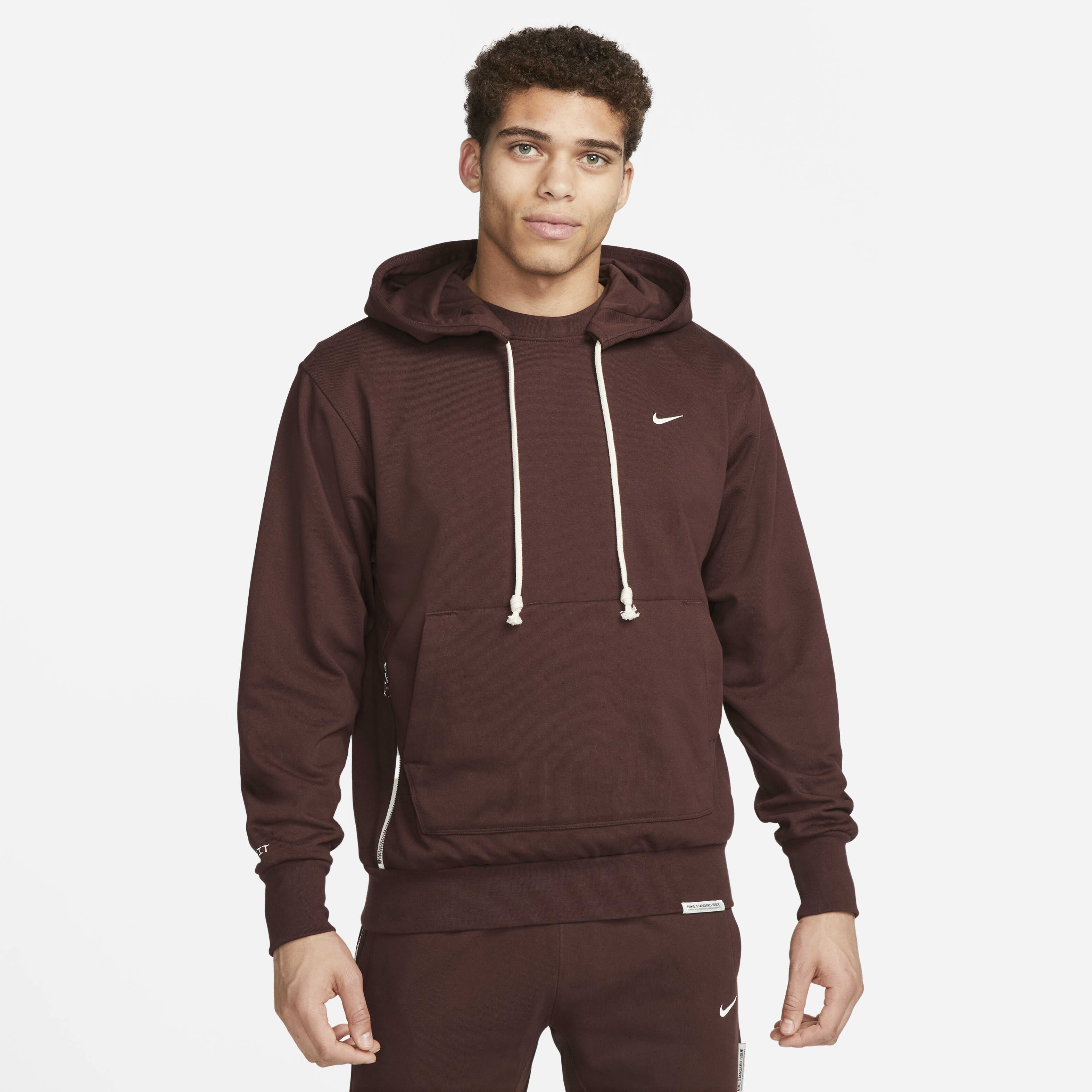 Nike Standard Issue image number 0