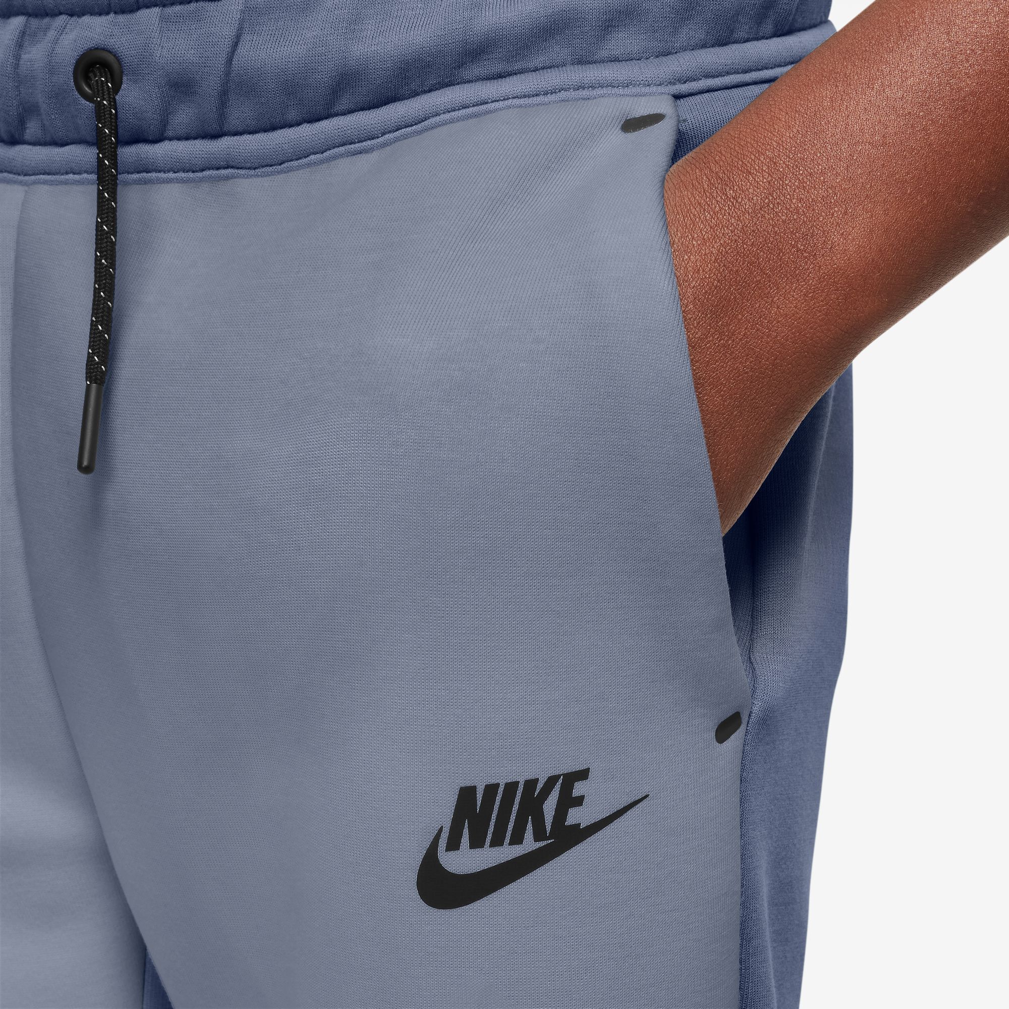 Nike Sportswear Tech Fleece image number 2