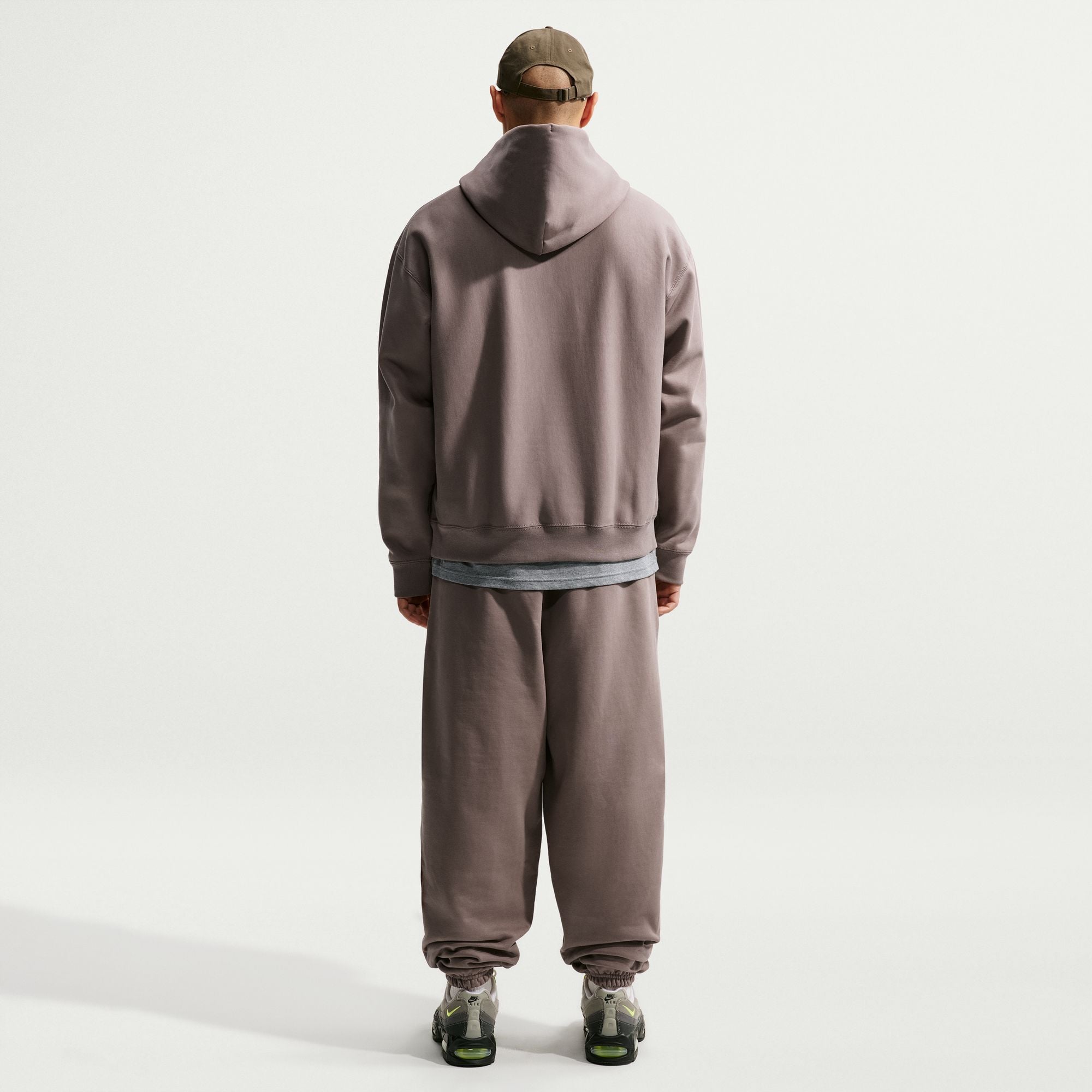 Nike Solo Swoosh image number 1