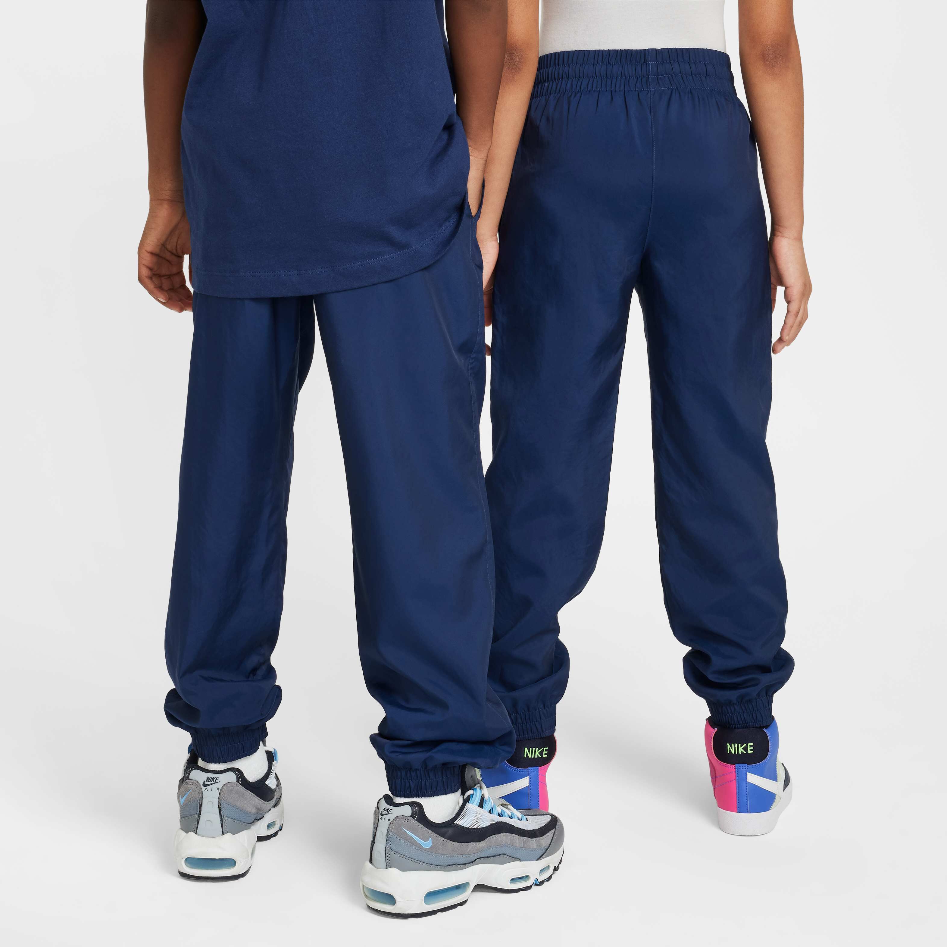 Nike Sportswear Club image number 1