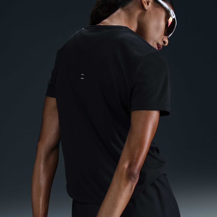 نايكي تيمبو image number 1 نايكي تيمبو image number 1