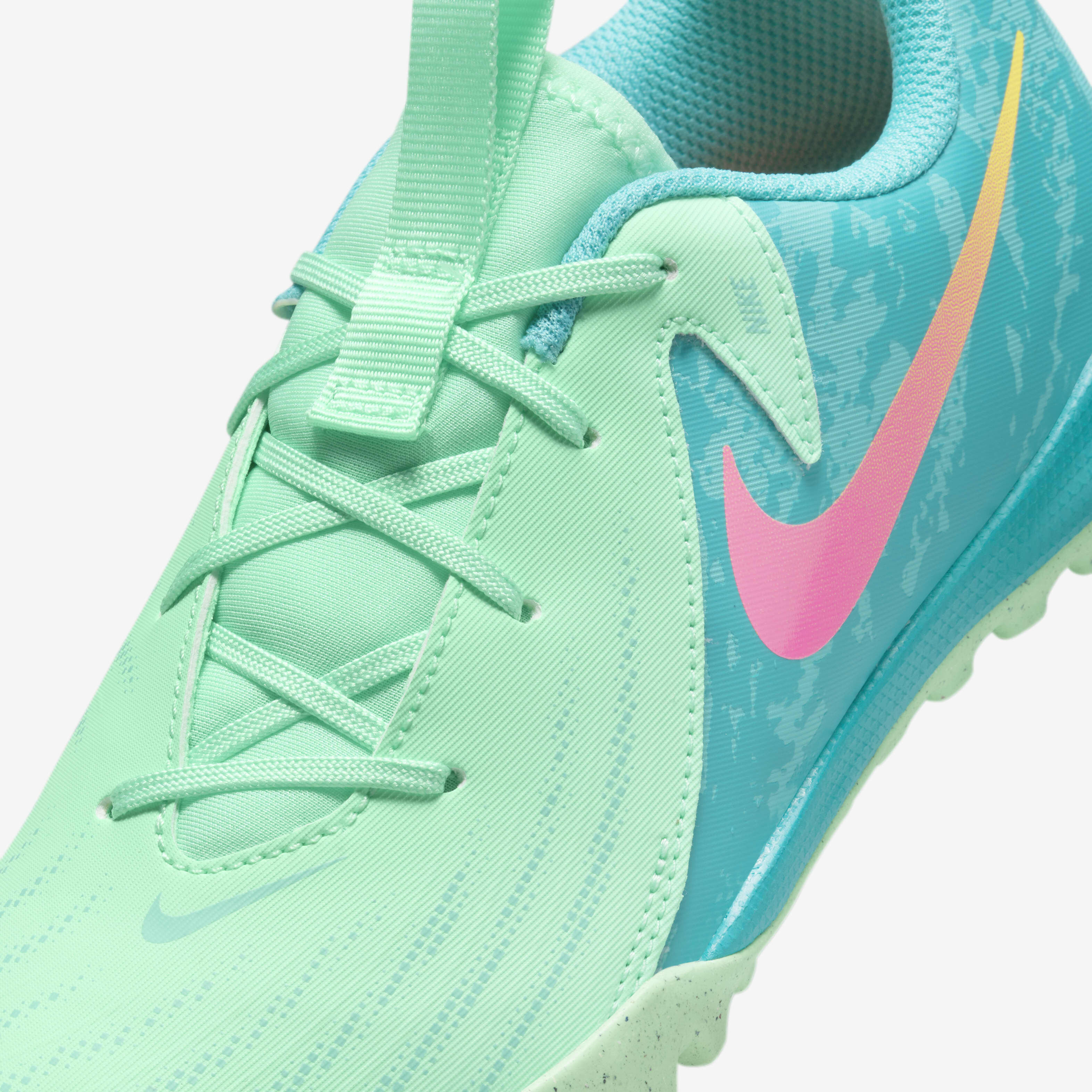 Buy Nike Jr. Phantom GX 2 Academy LV8 Younger/Older Kids' TF Low-Top  Football Shoes - Green Glow/Black | Nike Kuwait Official