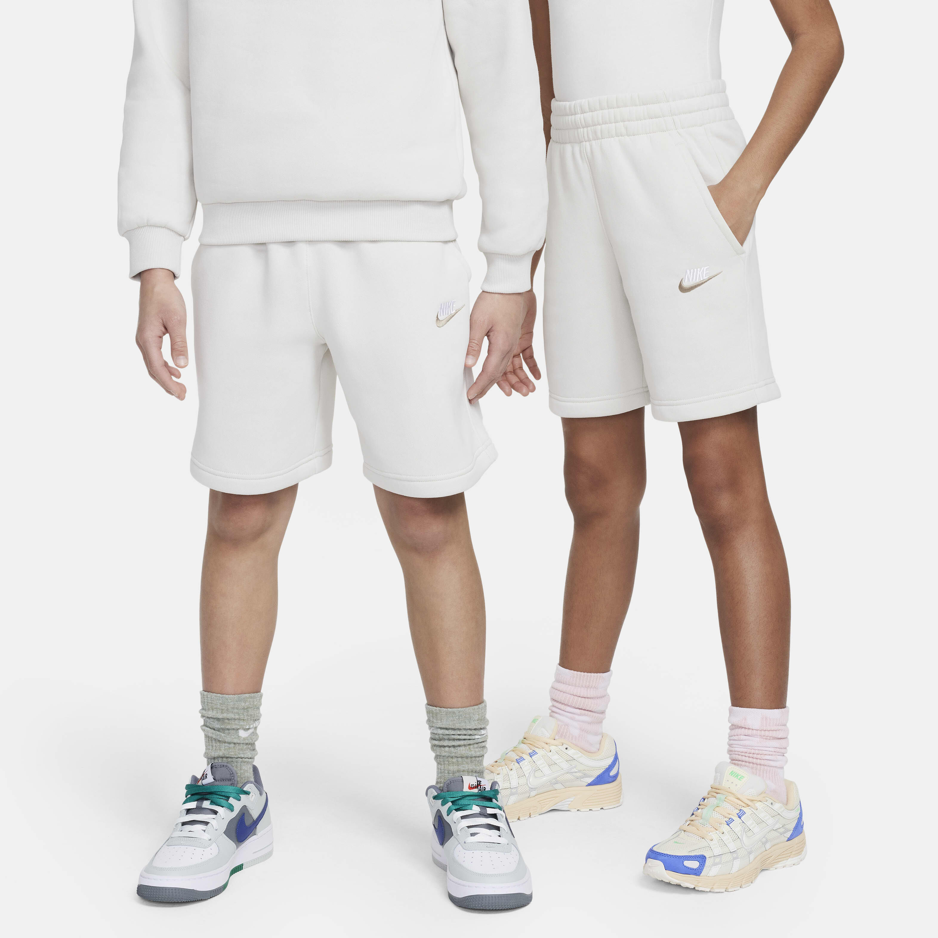 نايكي سبورتسوير كلوب فليس image number 4