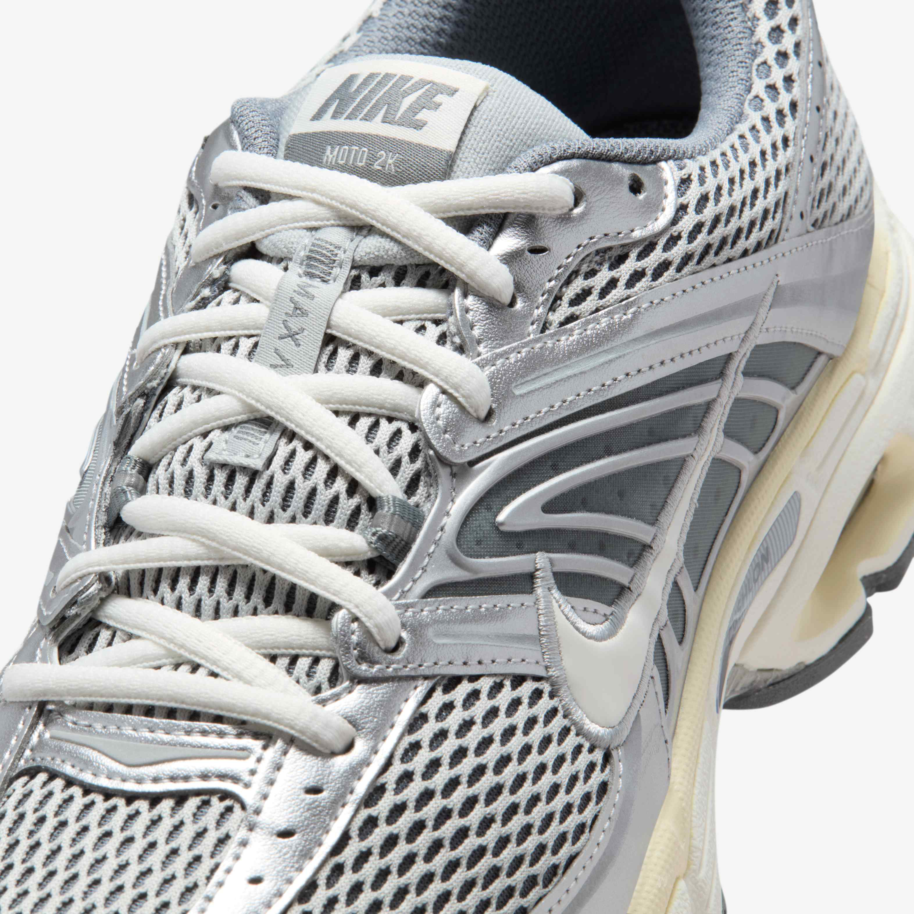 Nike Air Max Moto 2K image number 6