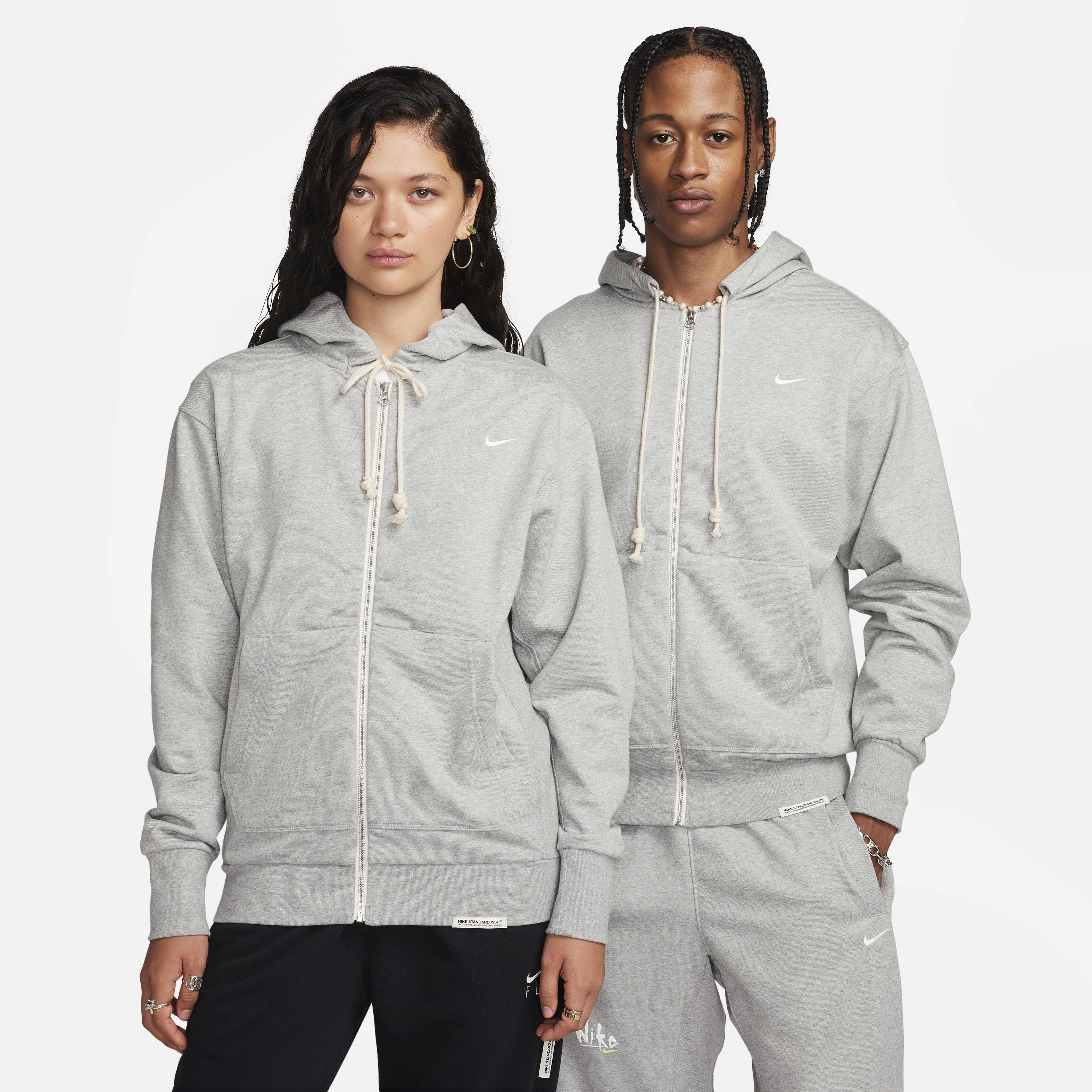 Nike Standard Issue image number 0