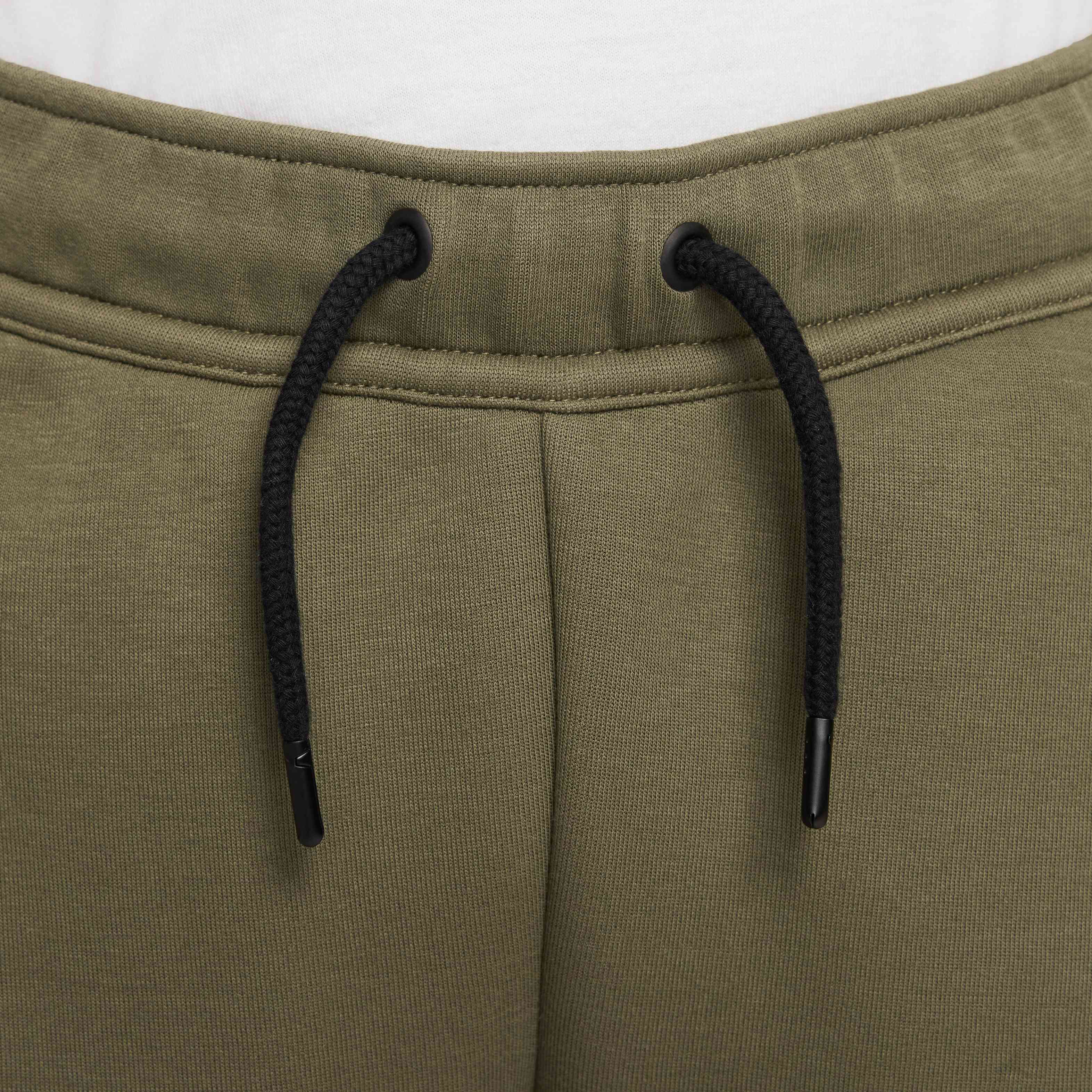Nike Sportswear Tech Fleece image number 2