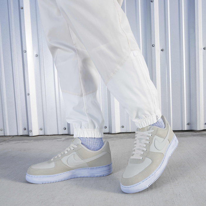 Nike Air Force 1 '07 LV8 EMB image number 9 Nike Air Force 1 '07 LV8 EMB image number 9