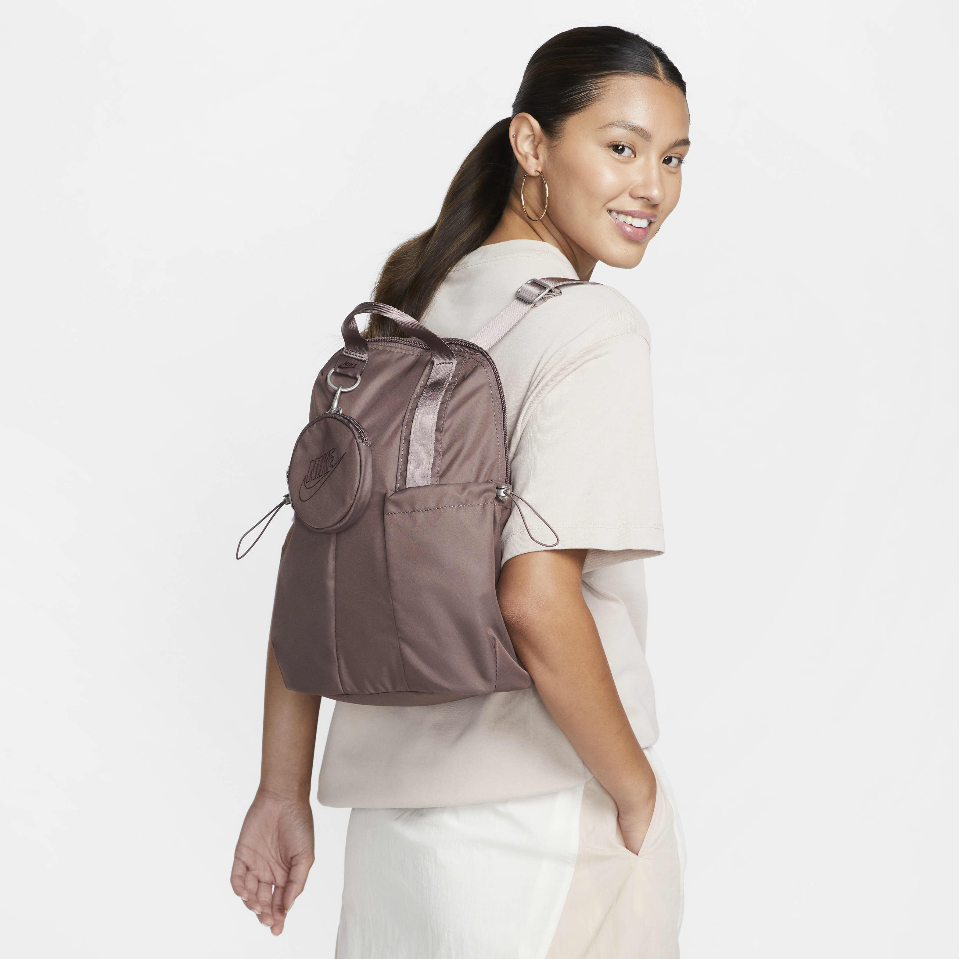 Nike Sportswear Futura Luxe image number 0