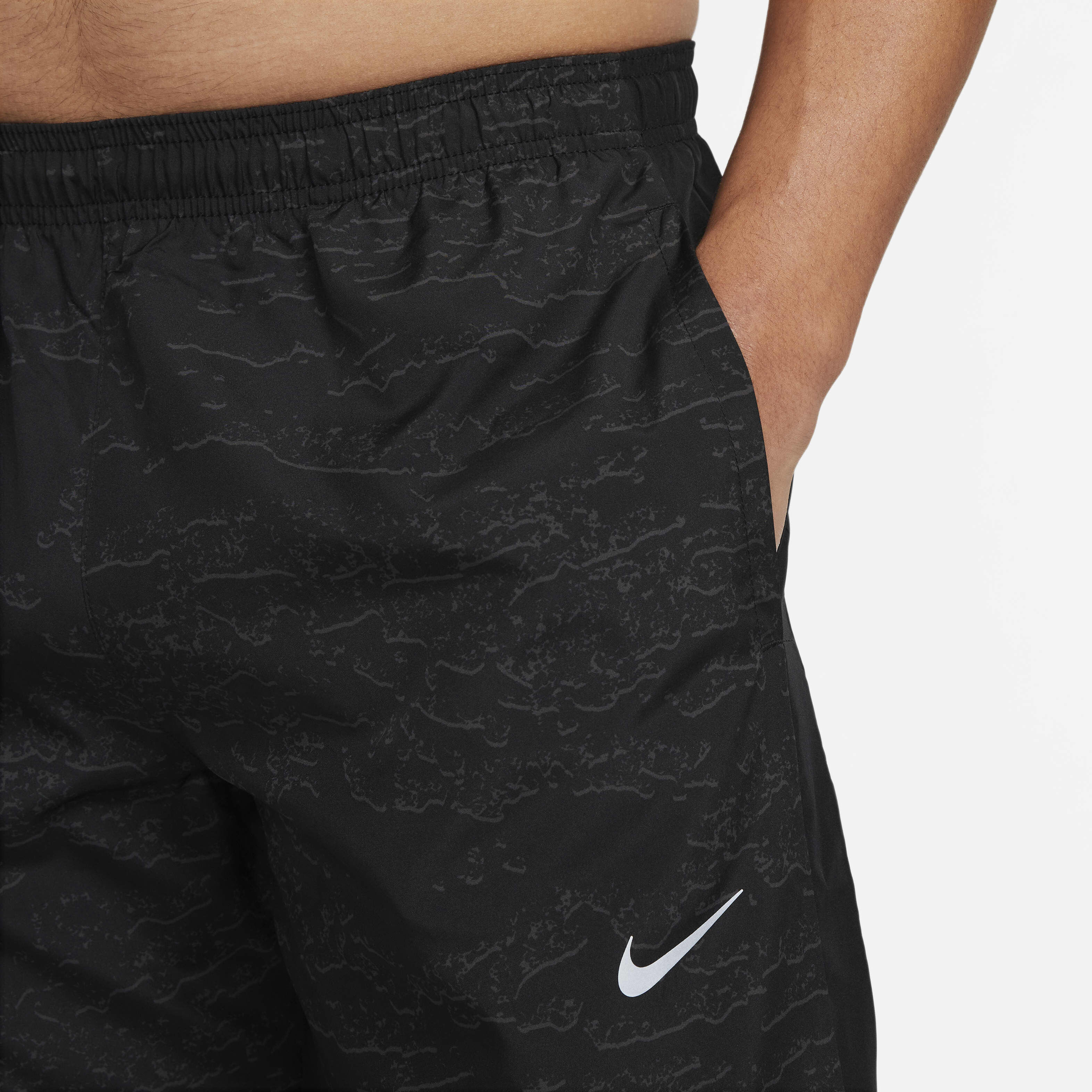 Nike Dri-FIT Run Division Challenger image number 2