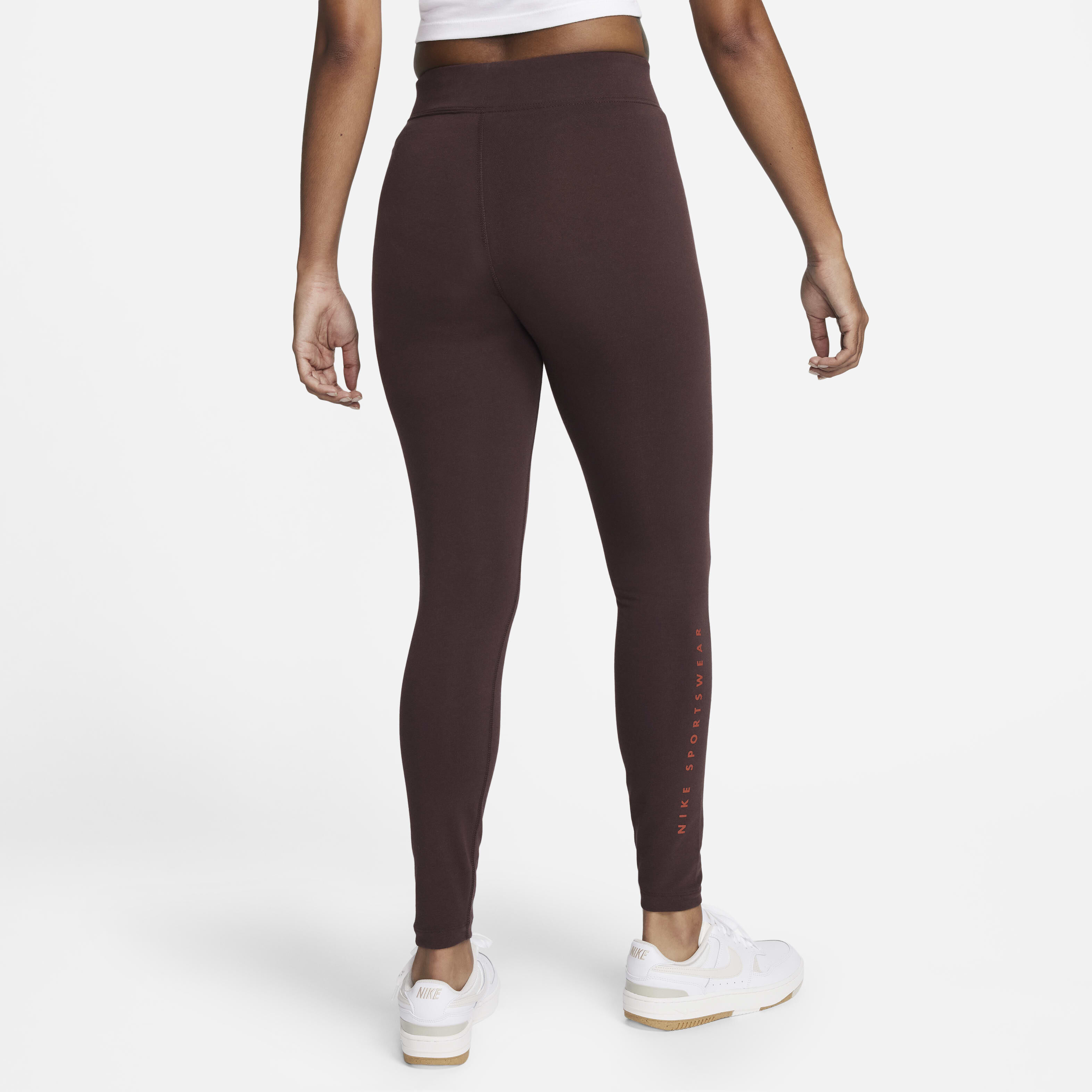 نايكي سبورتسوير image number 1