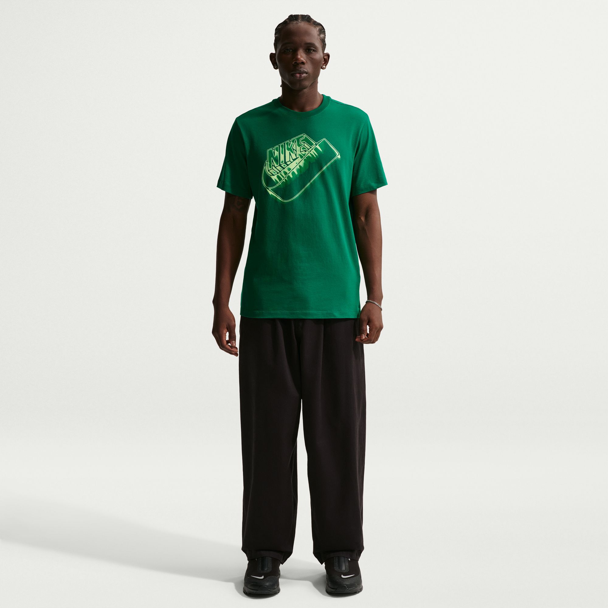 Nike Sportswear image number 0