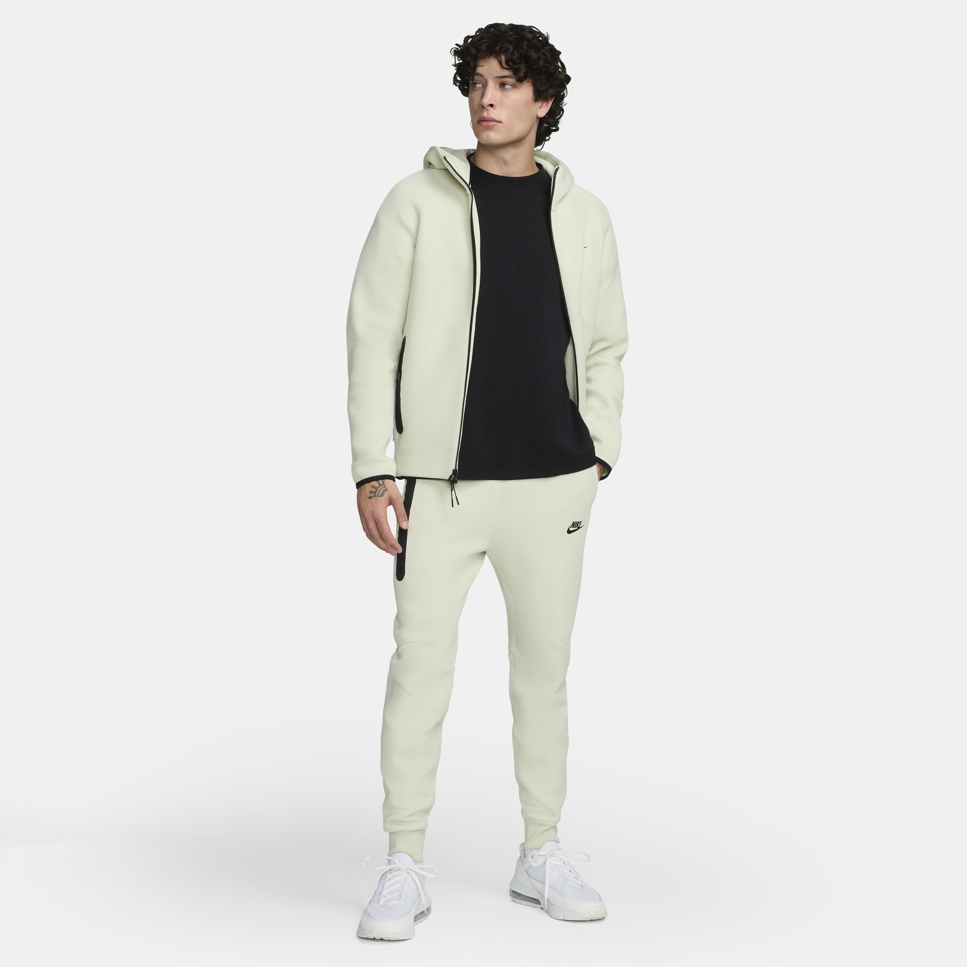 Nike Sportswear Tech Fleece image number 8