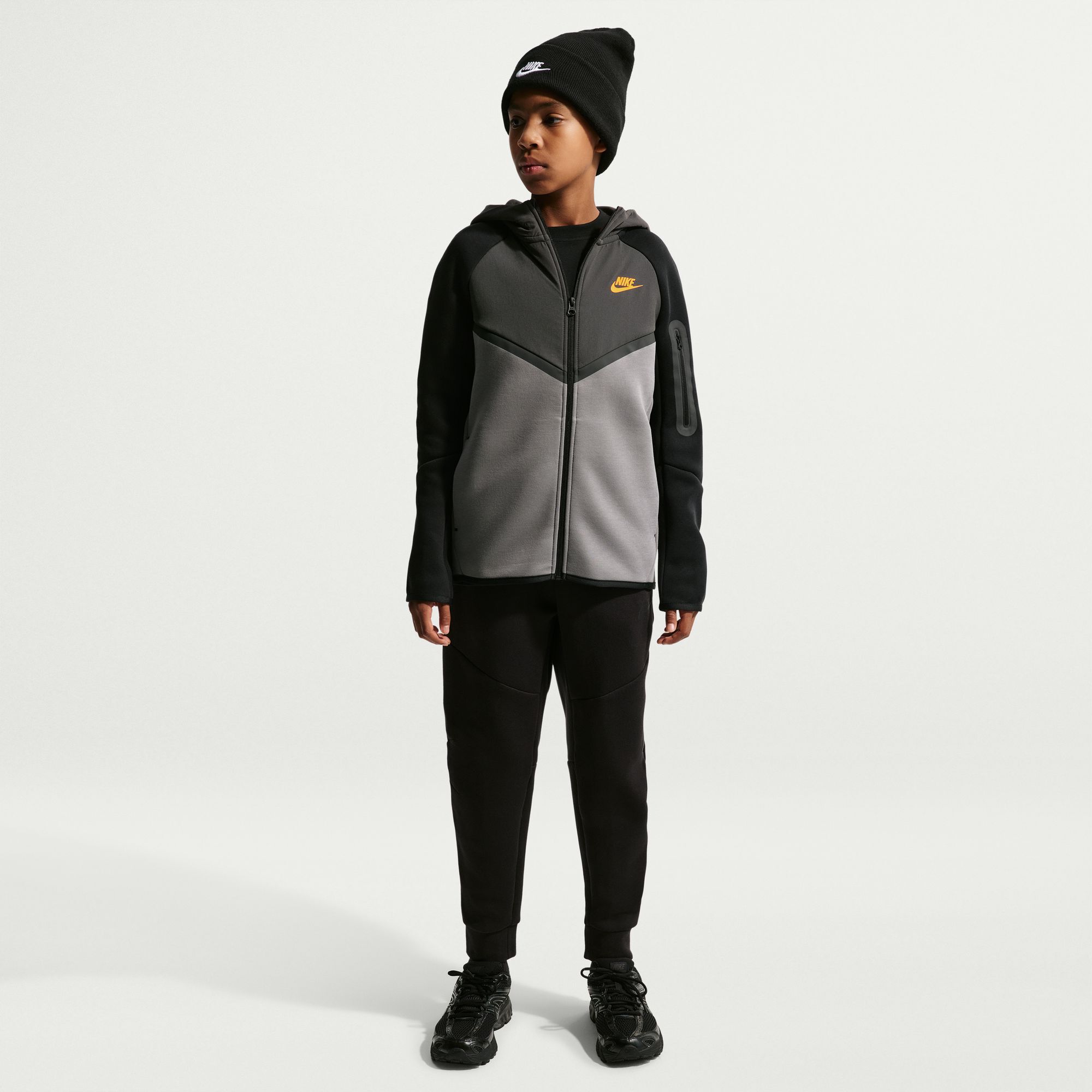Nike Sportswear Tech Fleece image number 0