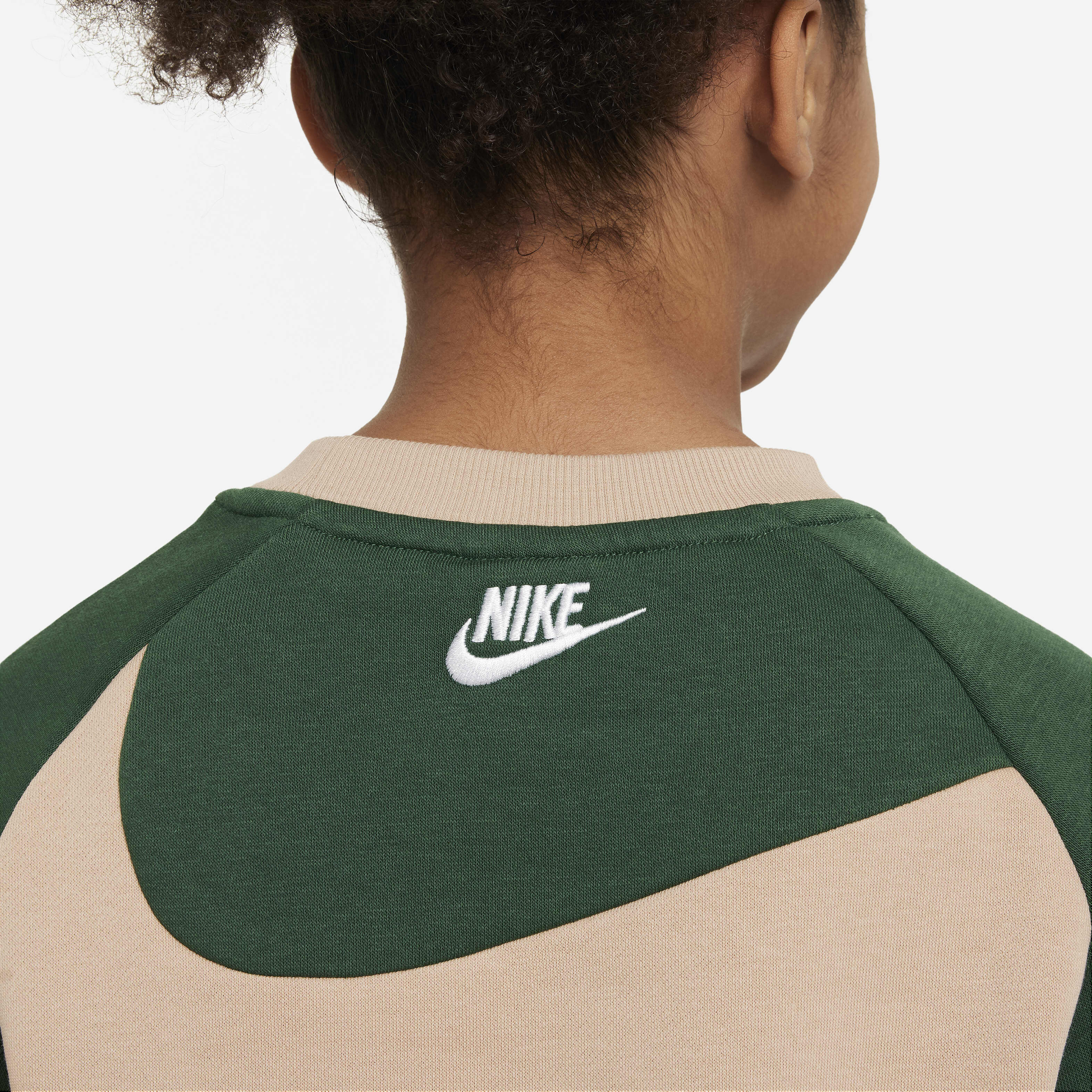 Nike Sportswear Amplify image number 3