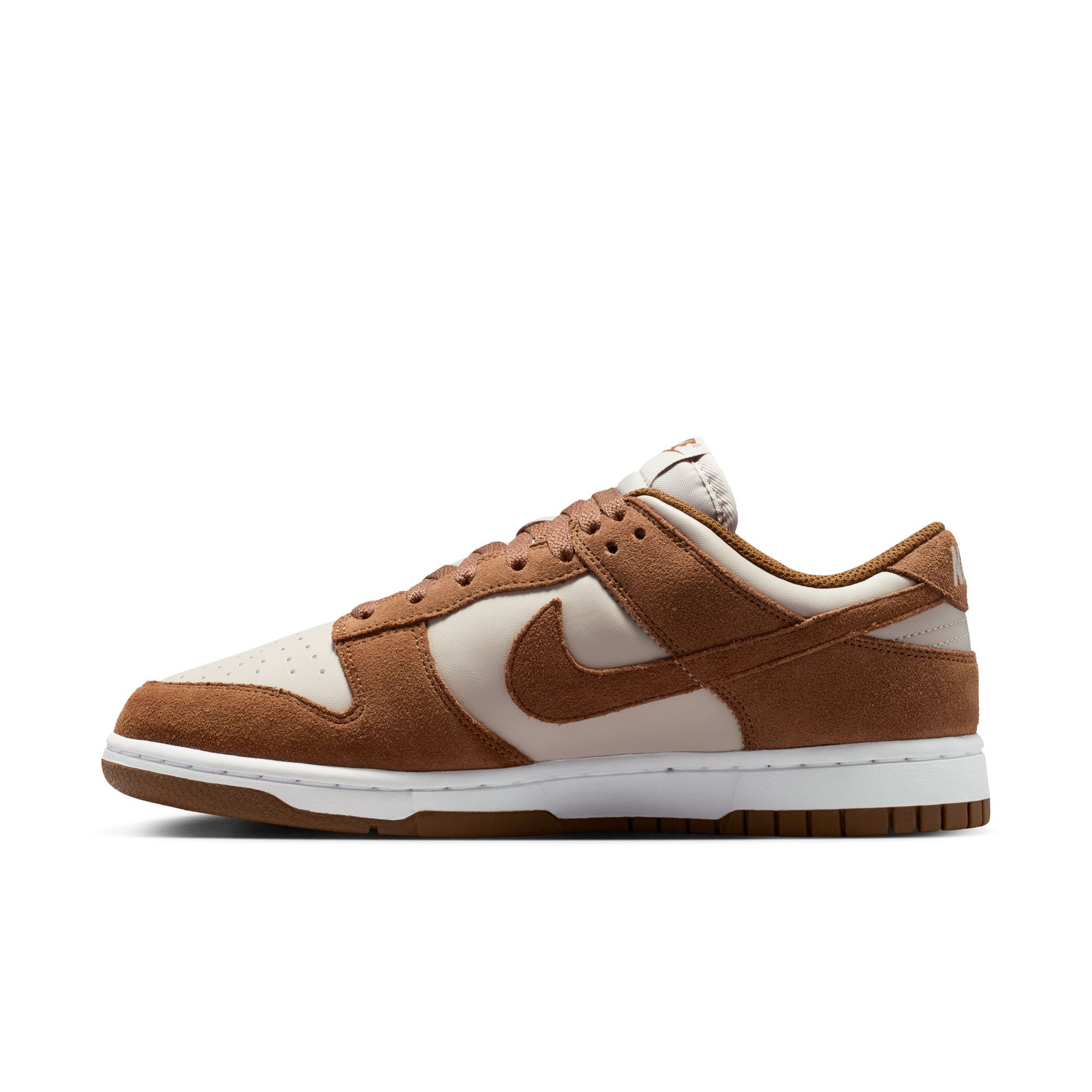 Nike Dunk Low Suede image number 4