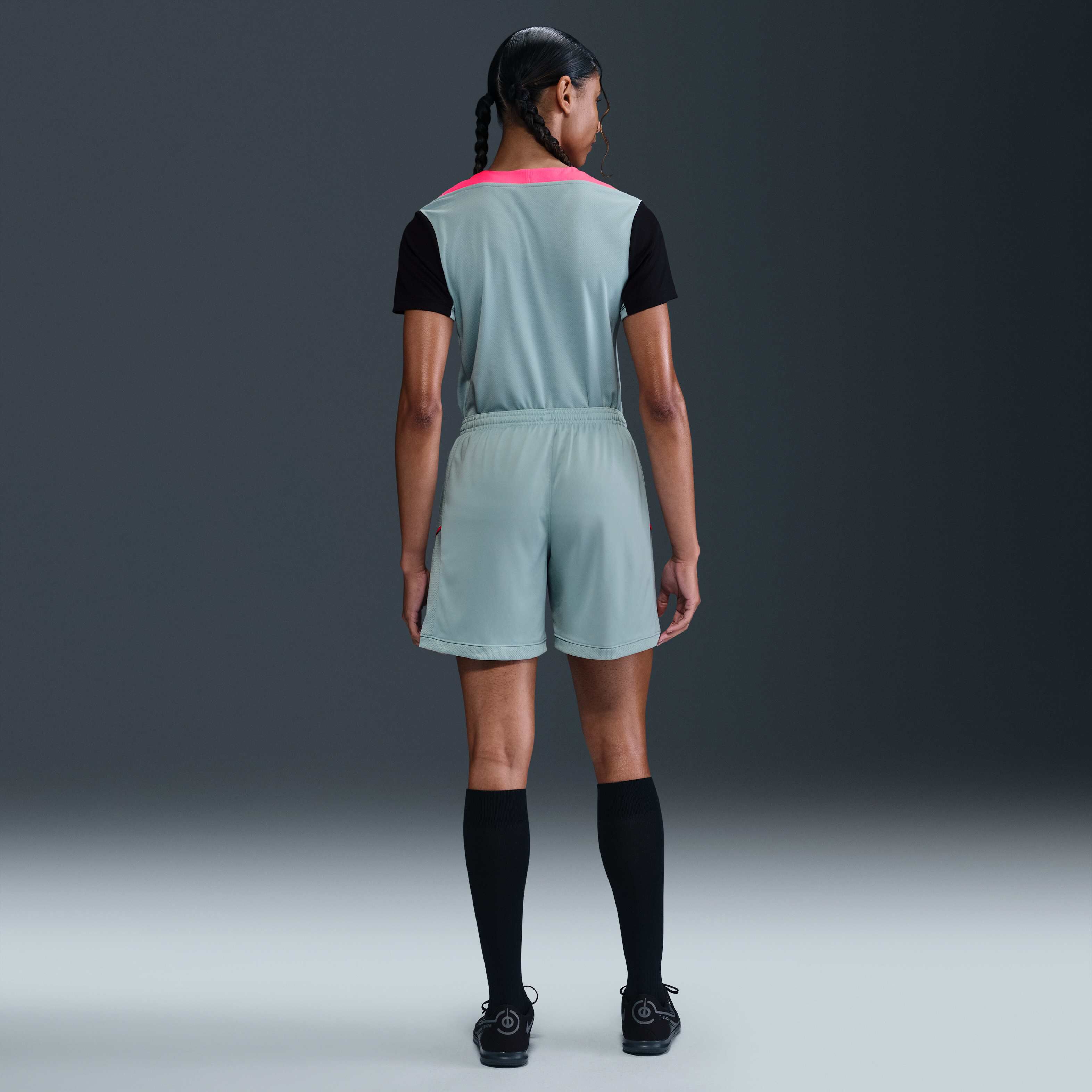 Nike Strike image number 4