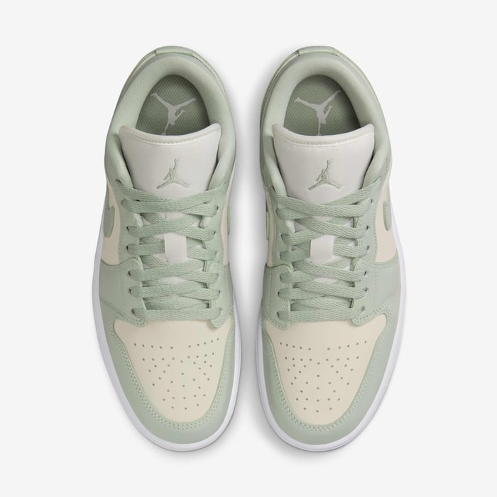 Air Jordan 1 Low SE image number 3 Air Jordan 1 Low SE image number 3