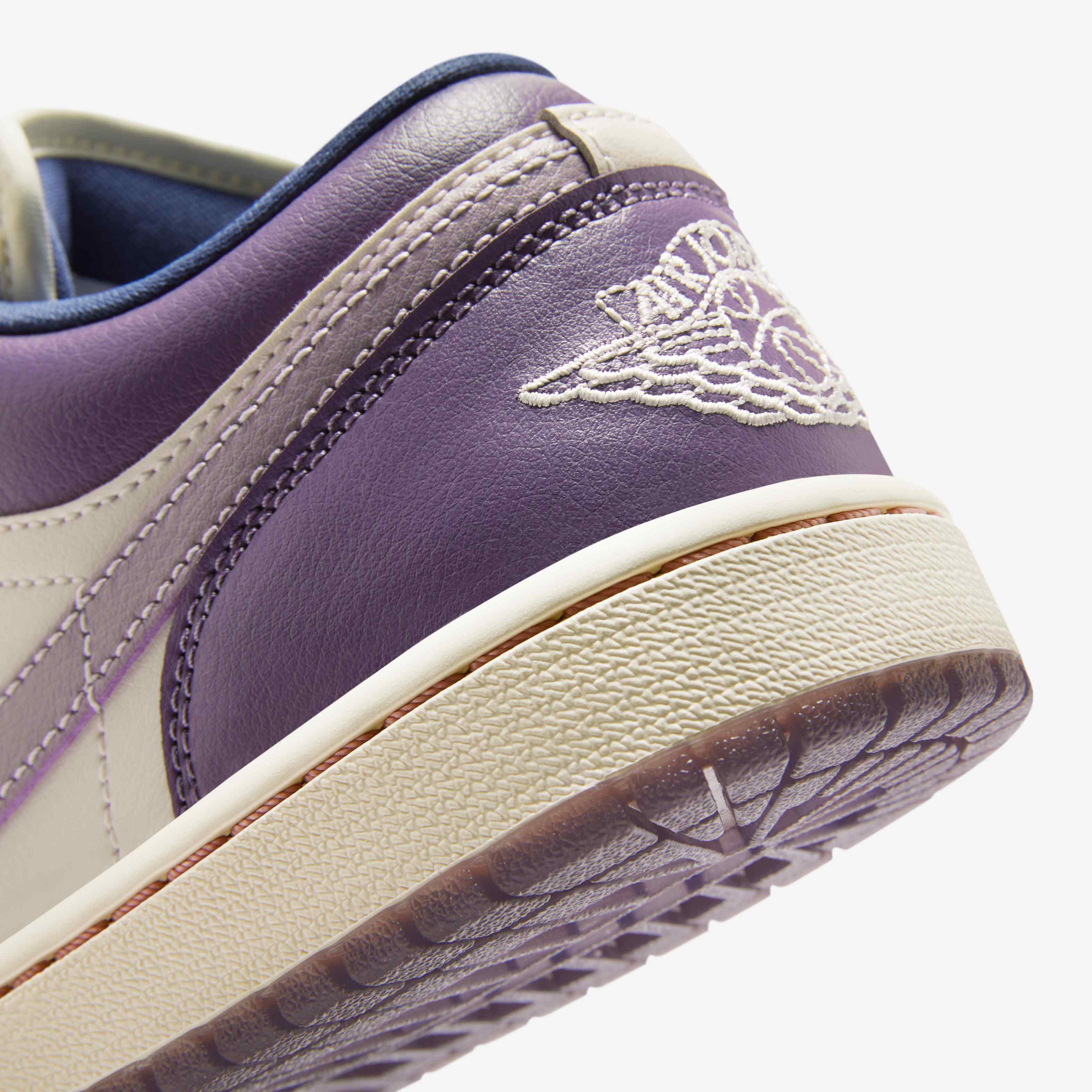 Air Jordan 1 Low image number 7