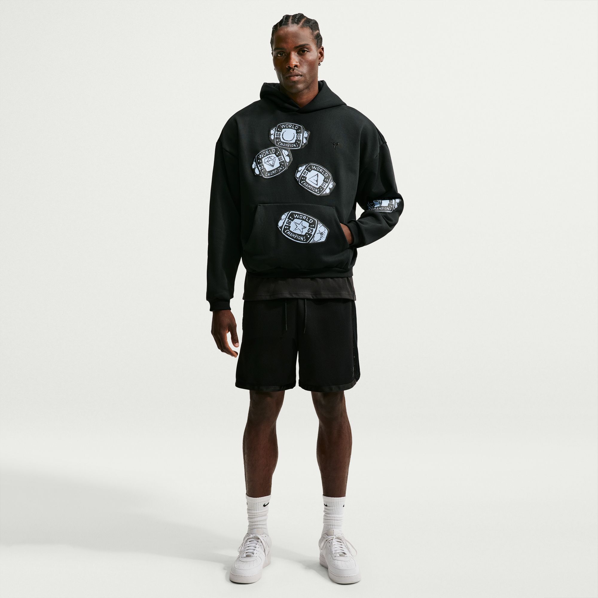 Kobe Nike Standard Issue image number 0
