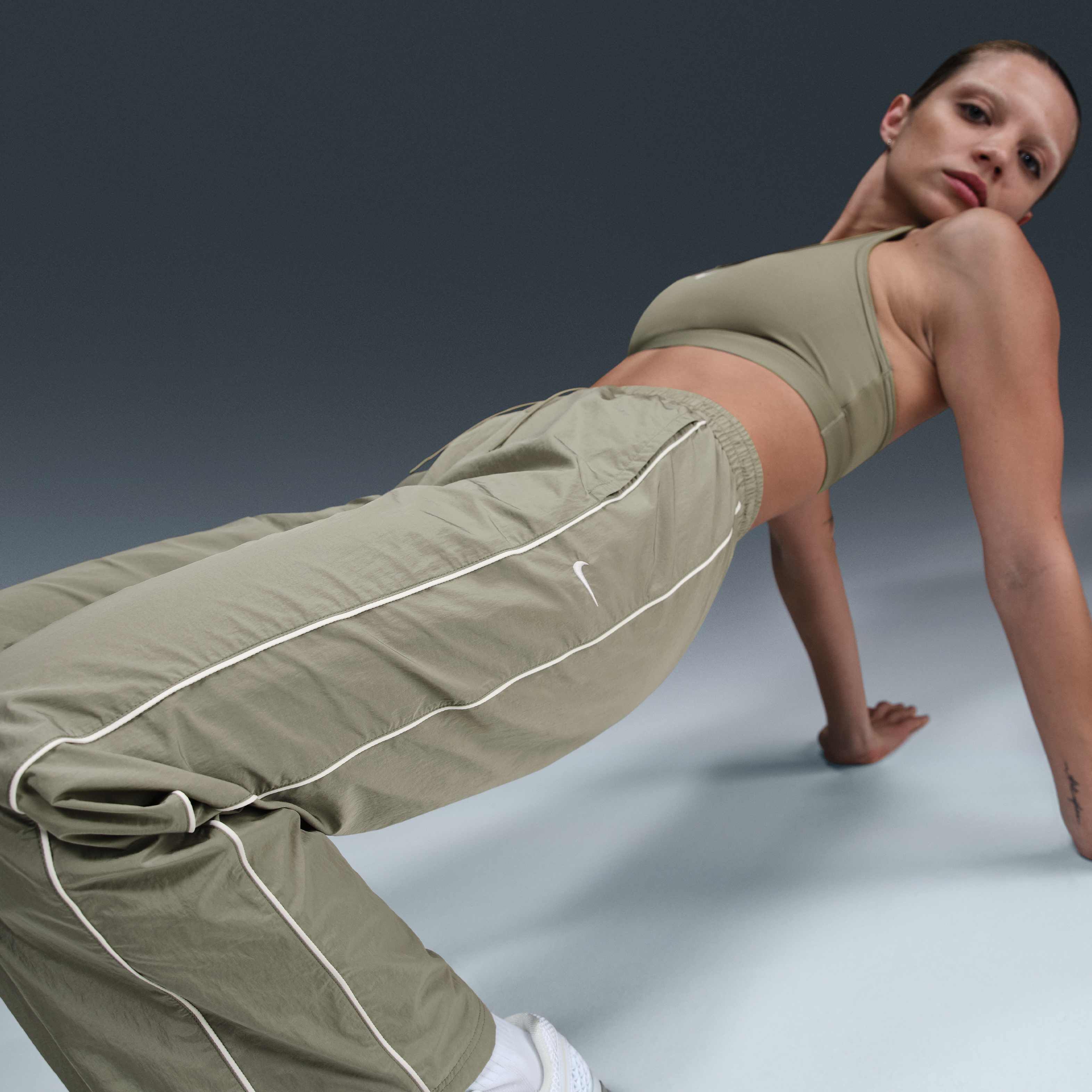 Nike Windrunner image number 4