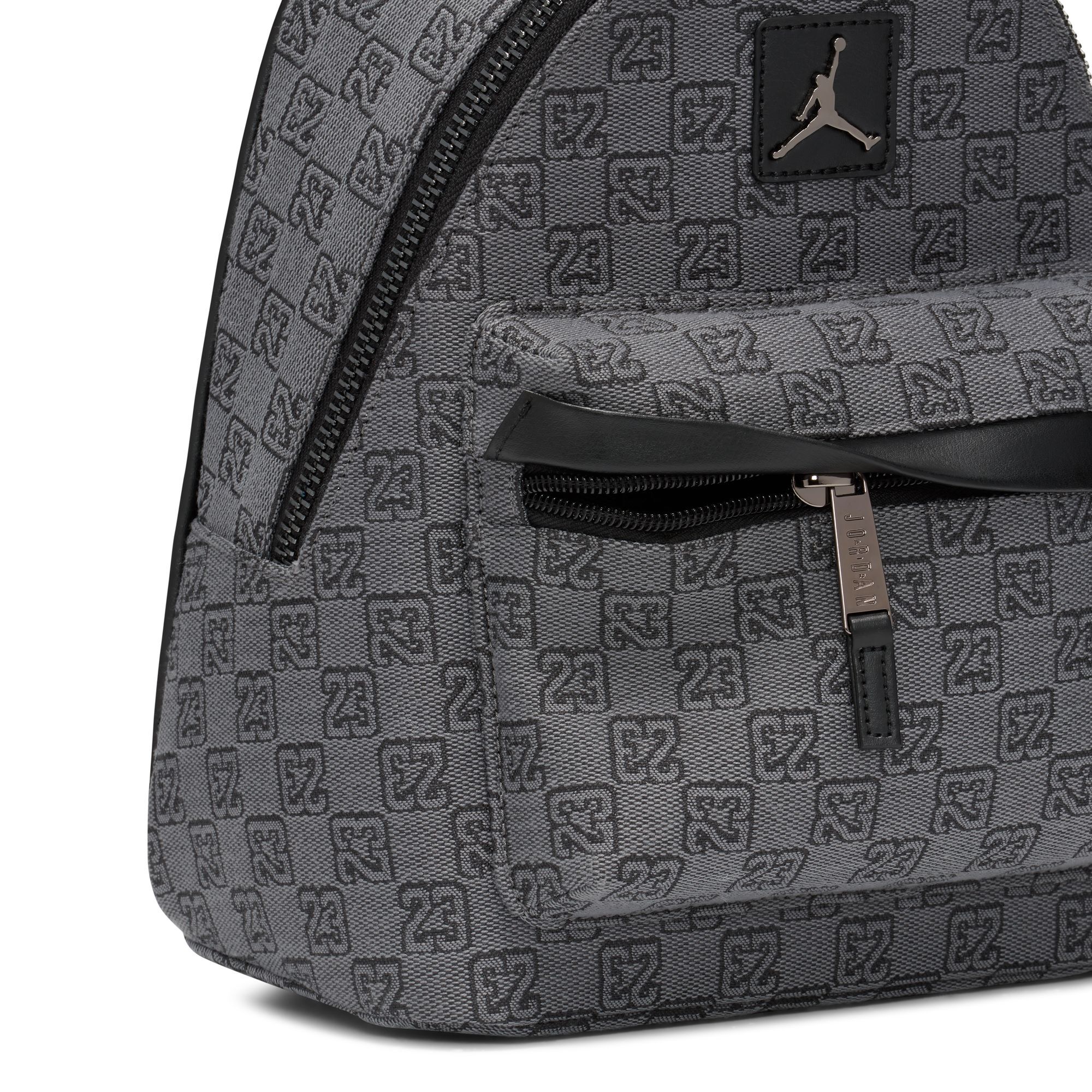 バッグ JORDAN MONOGRAM MINI BACKPACK SMOKE GREY Jordan Monogram Mini Backpack (8L) Dark Smoke Grey - SS24 - US