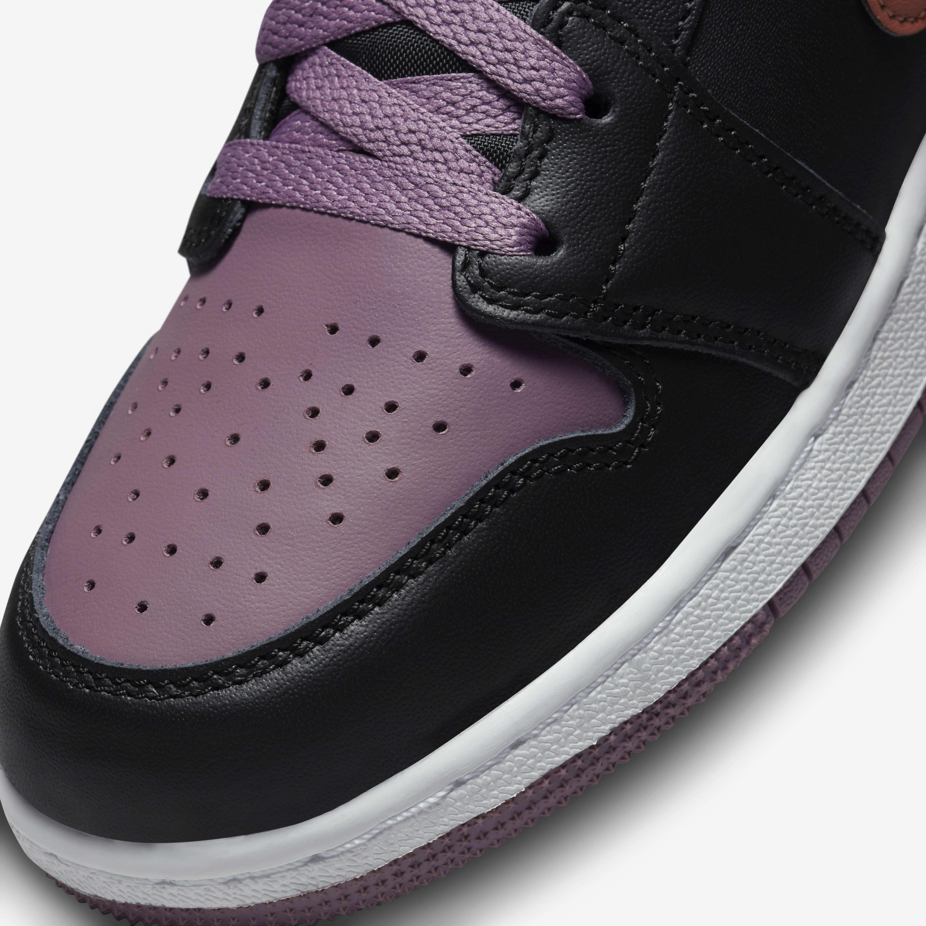 Air Jordan 1 Mid SE image number 6