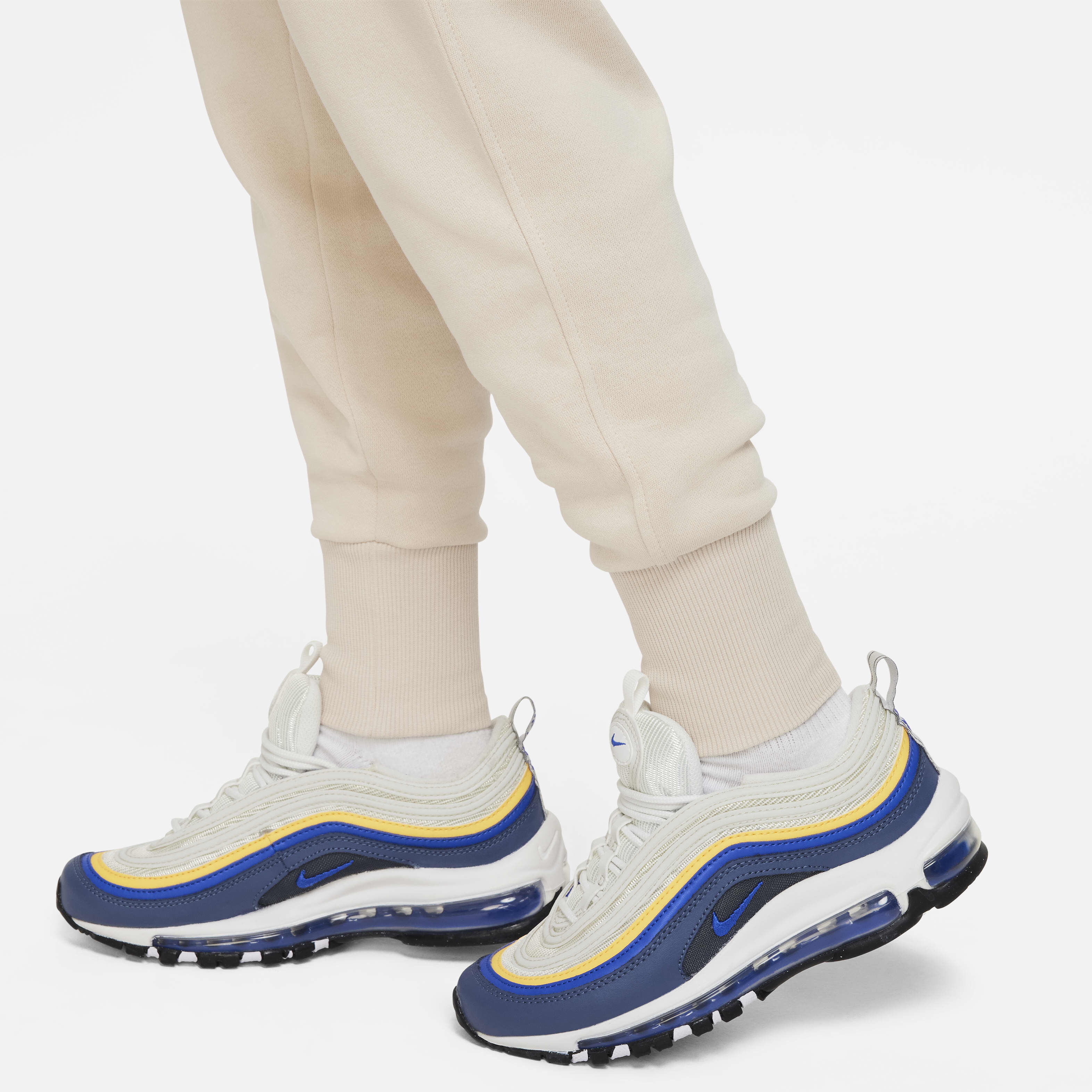 نايكي سبورتسوير كلوب فليس image number 4