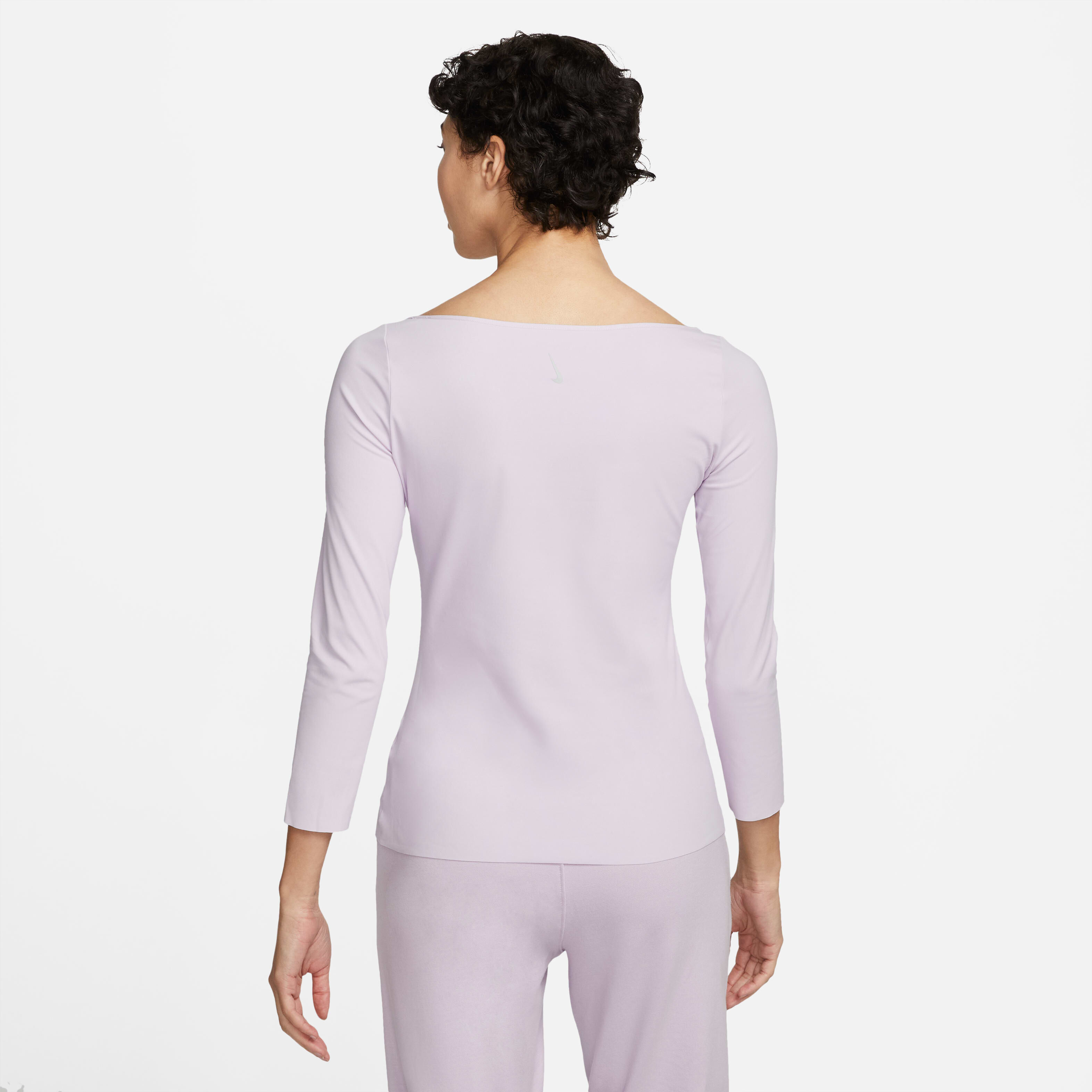 نايكي يوغا لوكس image number 1