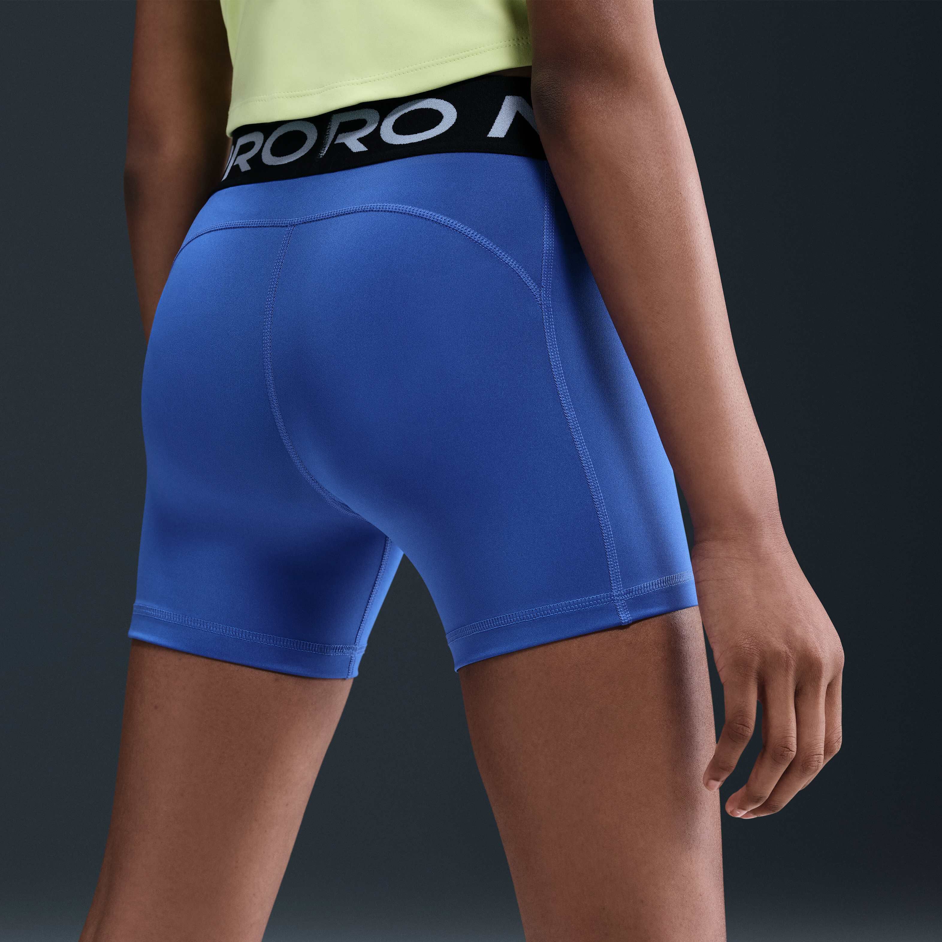 Nike Pro image number 2