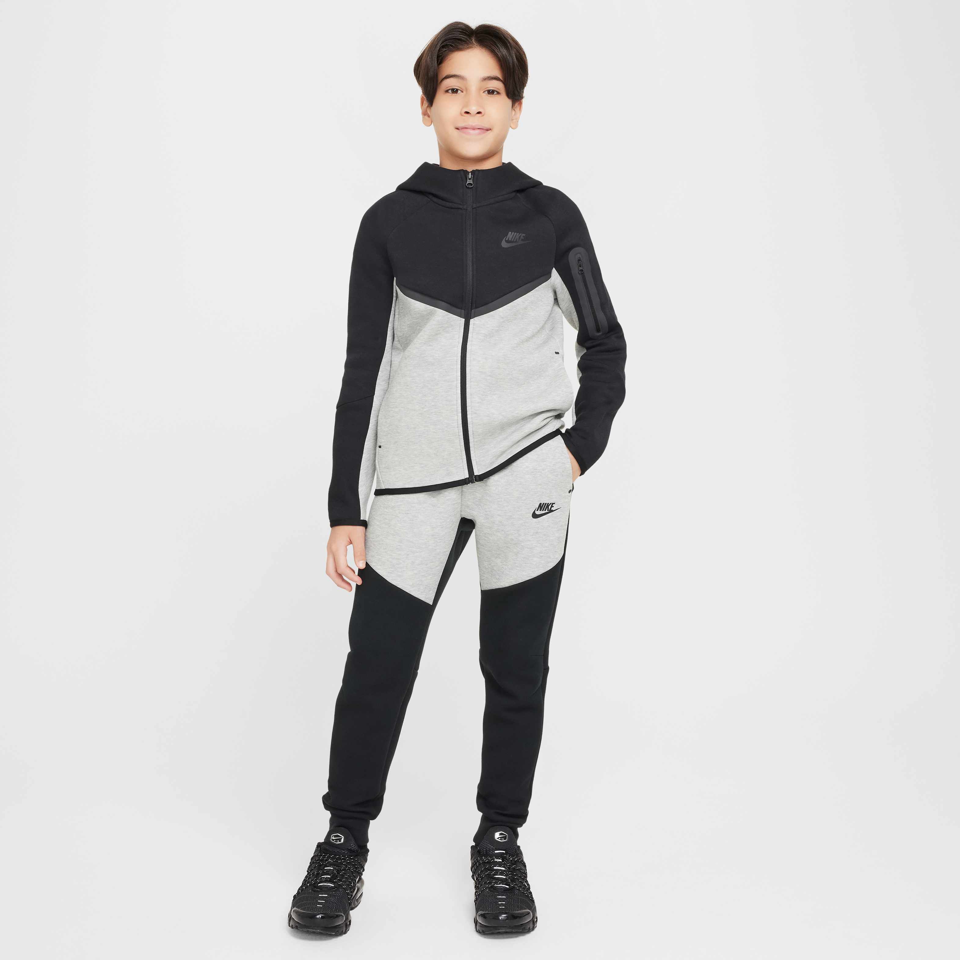 نايكي سبورتسوير تك فليس image number 7