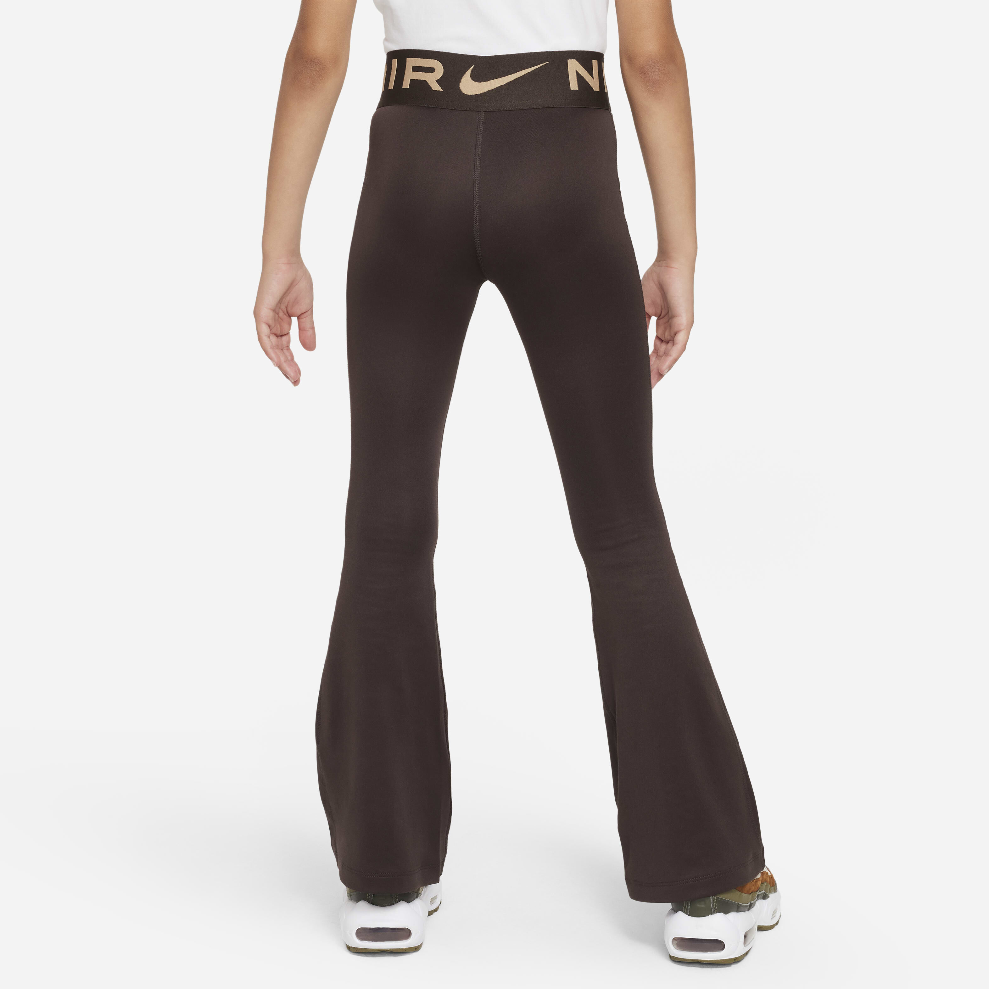 اير ايسنشال image number 1