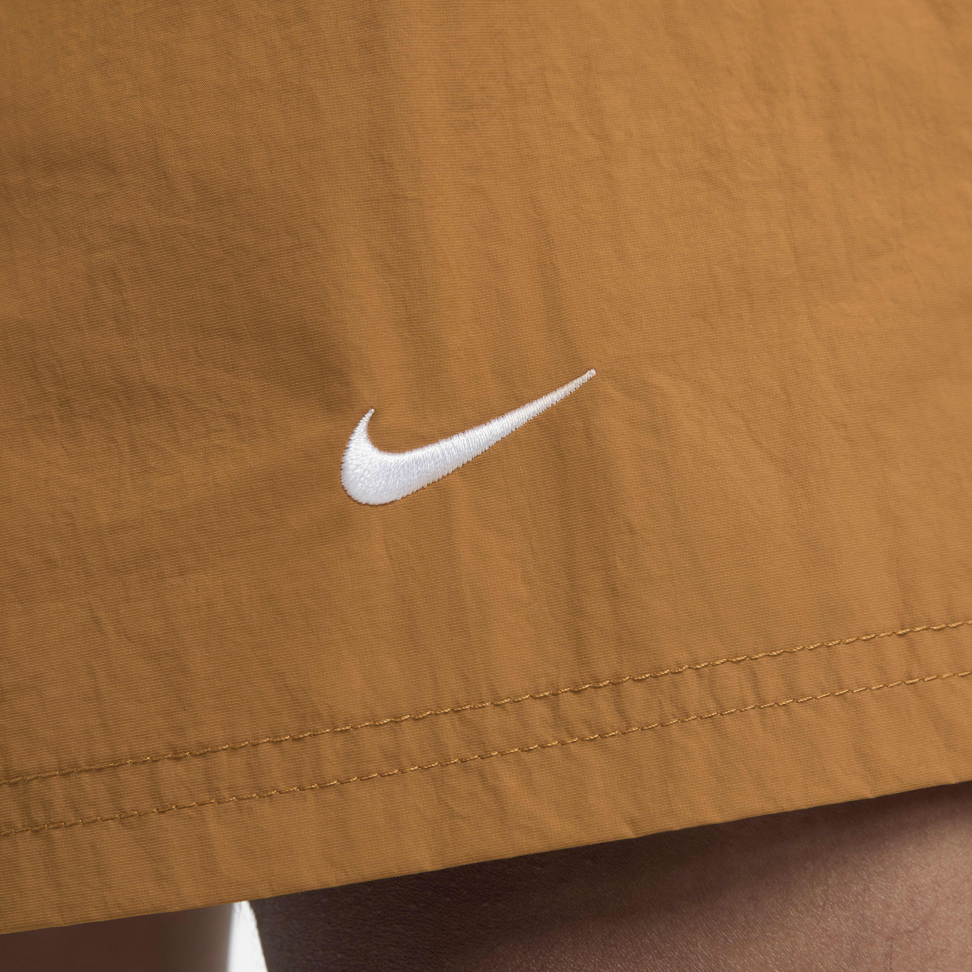 Nike Solo Swoosh image number 4