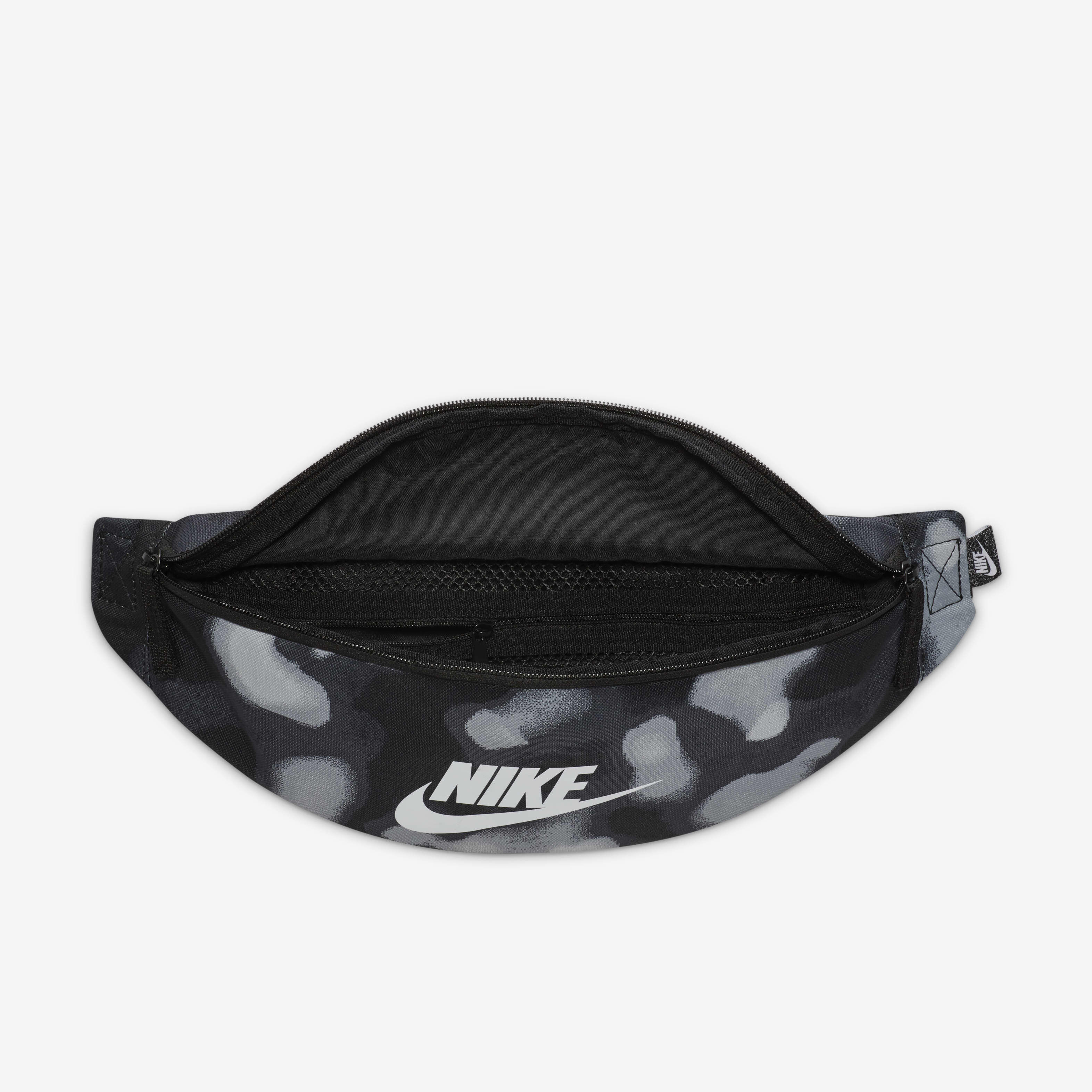 Nike Heritage image number 4