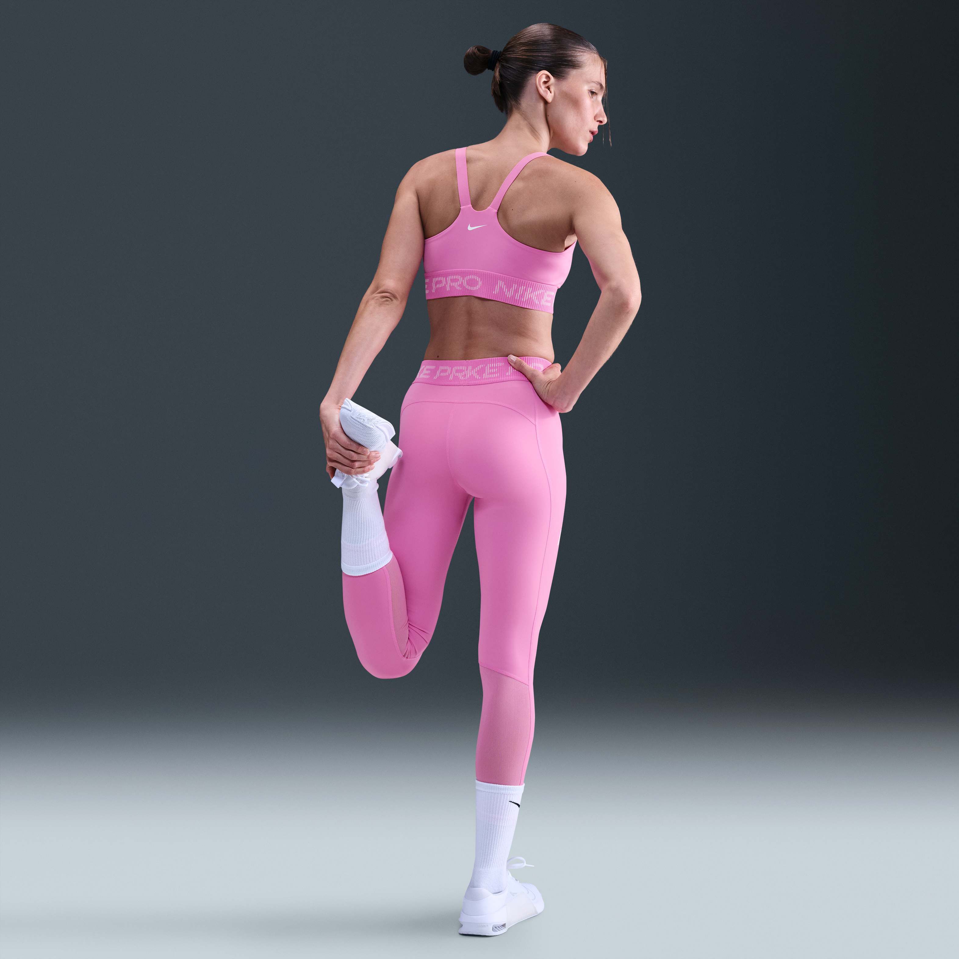 Nike Pro image number 4