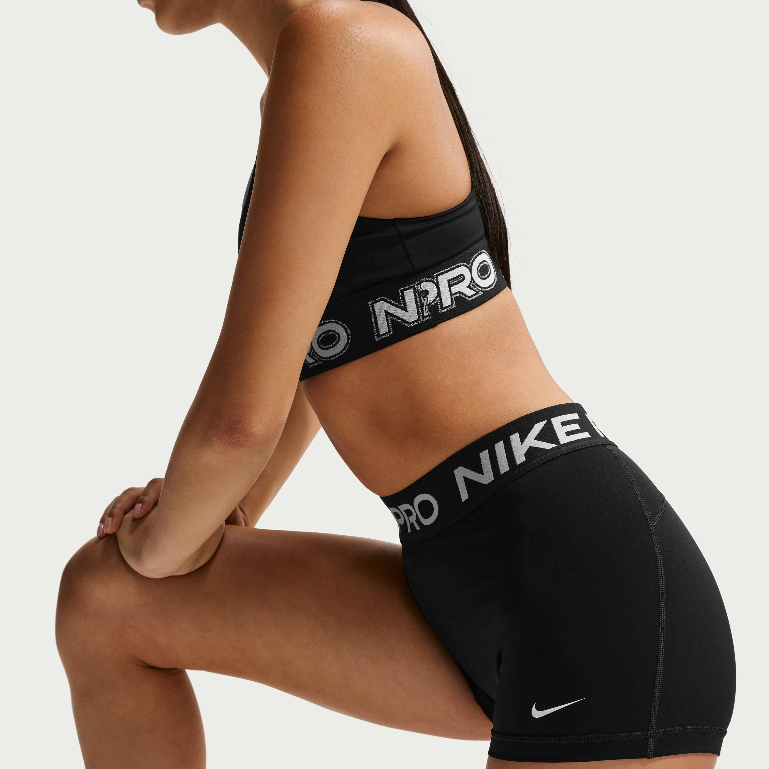 Nike Pro image number 3