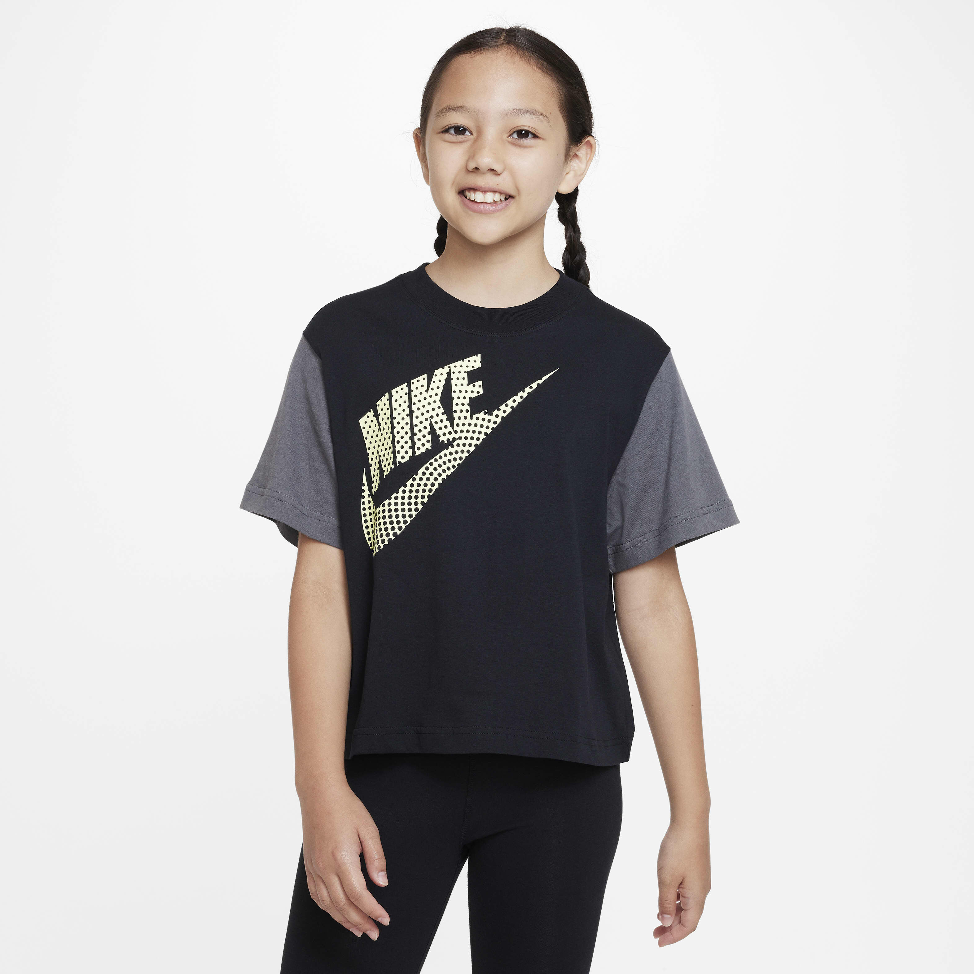 Nike Sportswear Essential image number 0